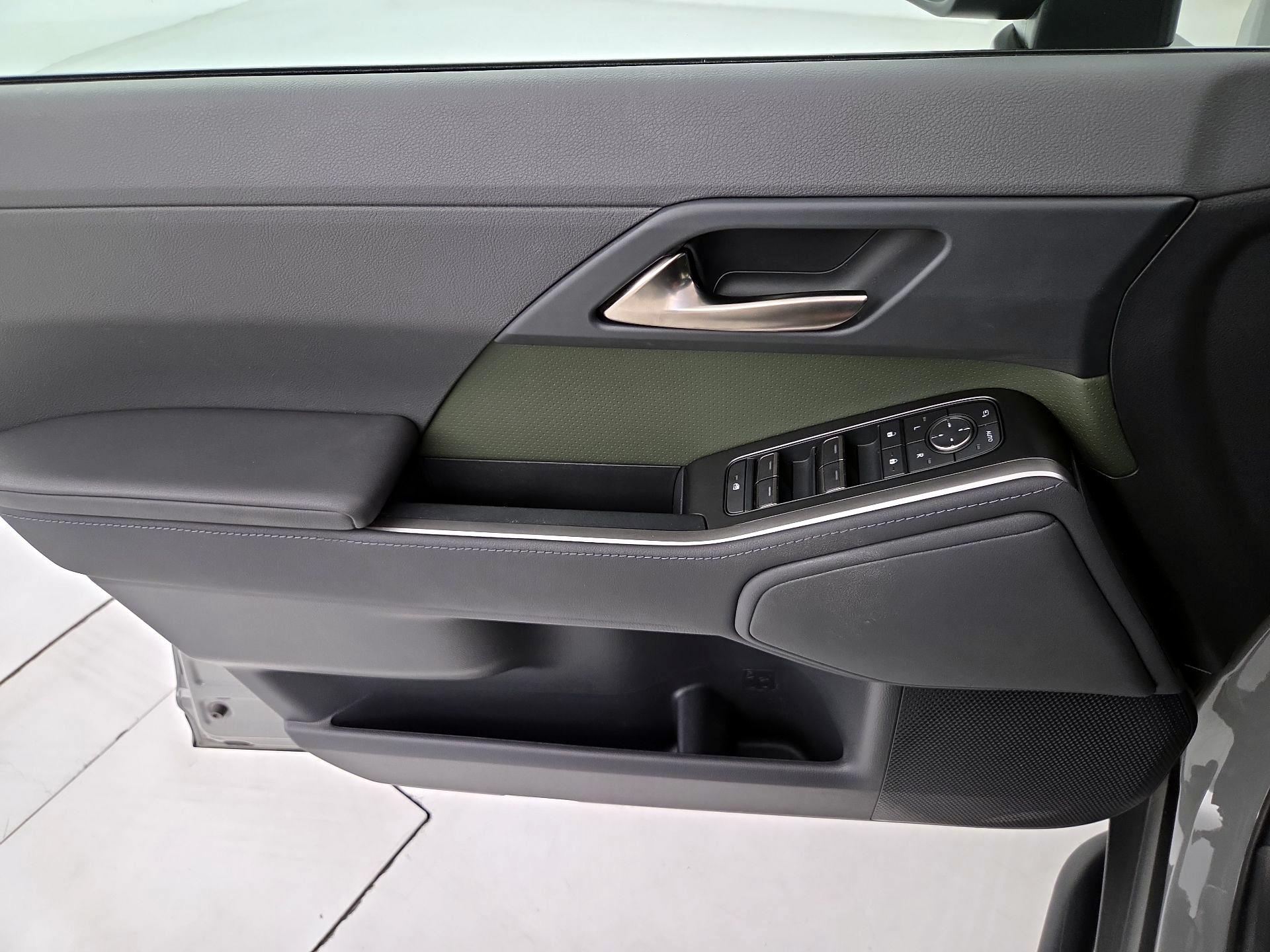 Thumbnail: 2024 Lexus GX - 12