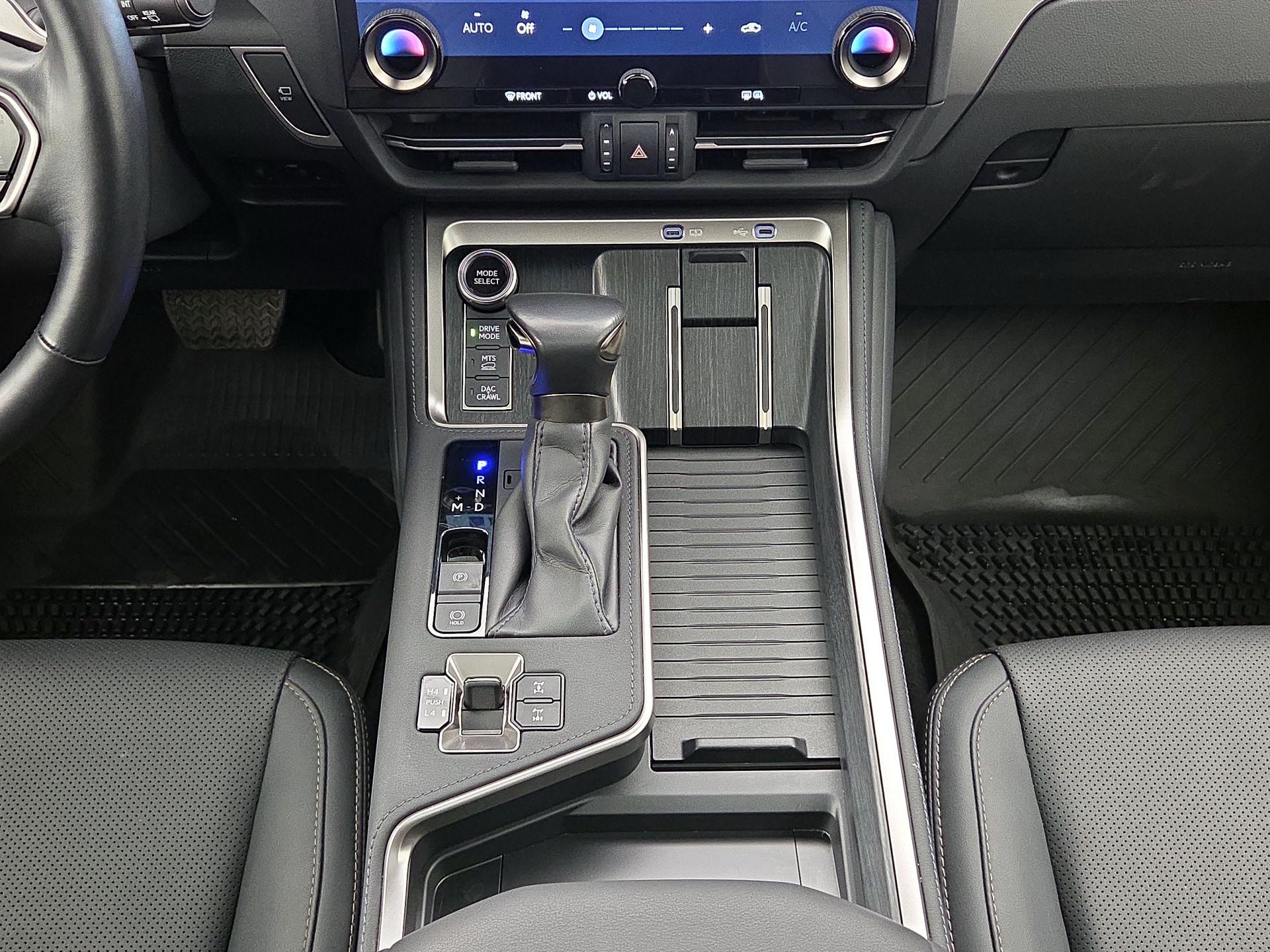 Thumbnail: 2024 Lexus GX - 17