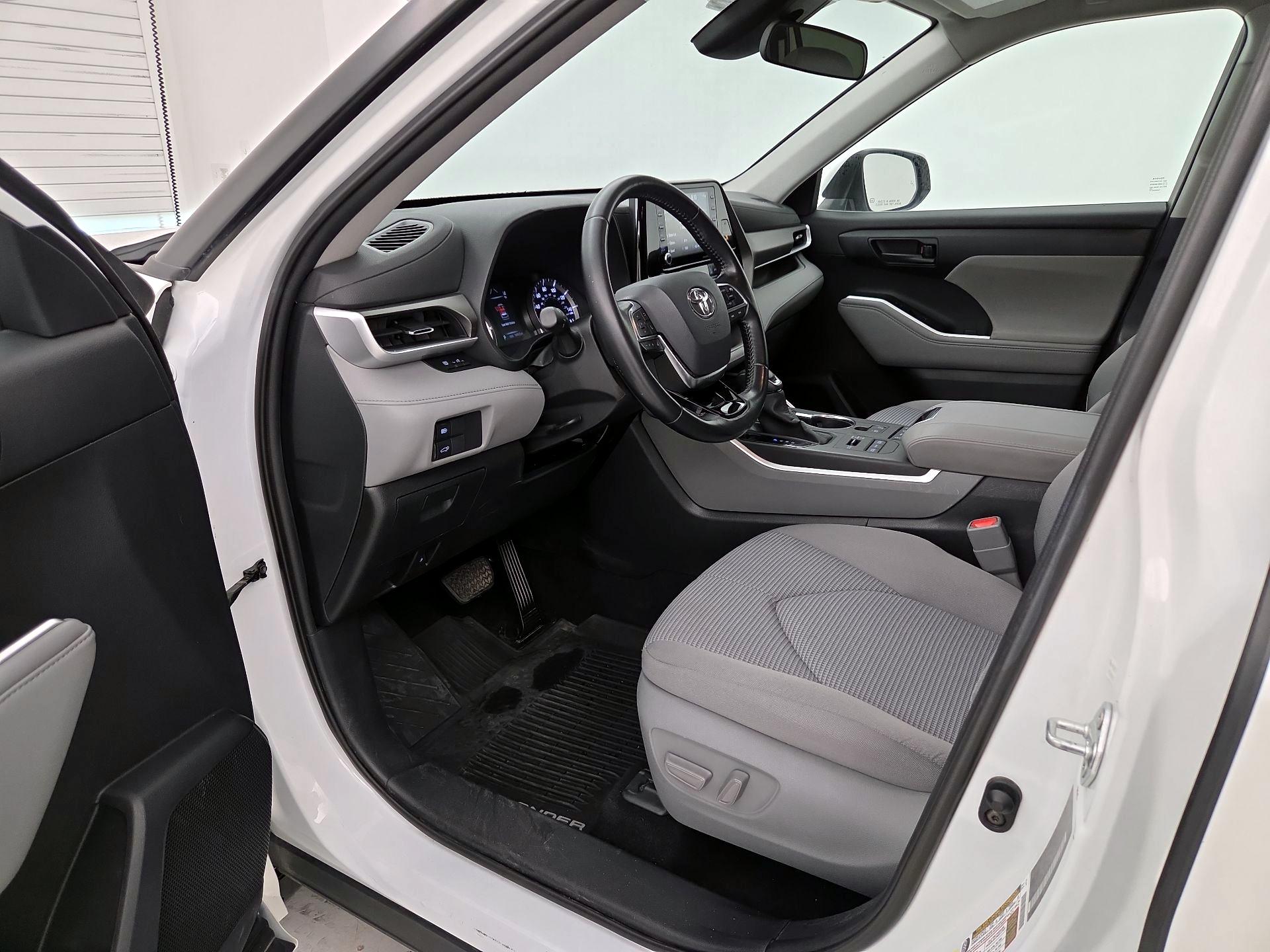 Thumbnail: 2020 Toyota Highlander - 11