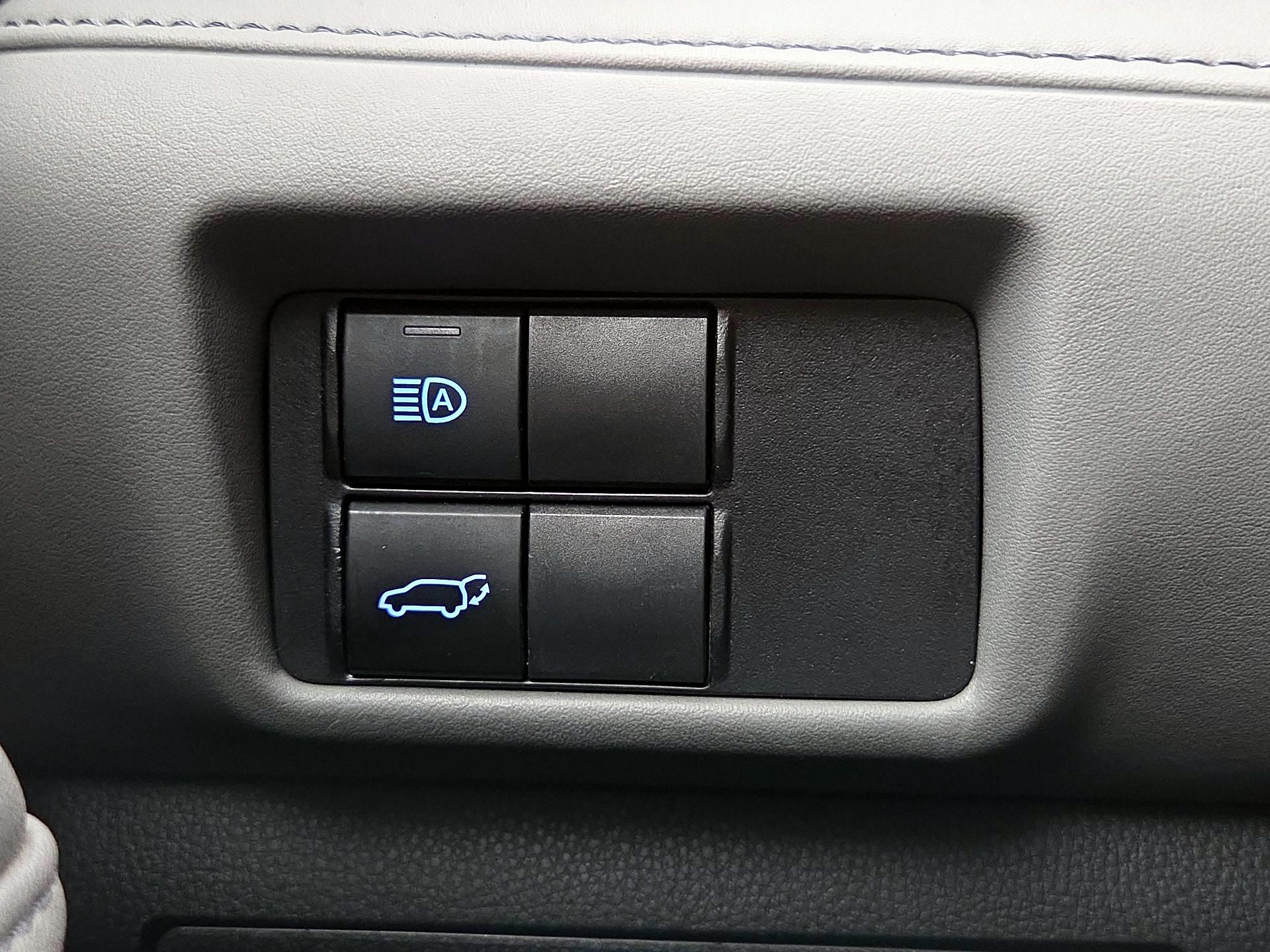 Thumbnail: 2020 Toyota Highlander - 13