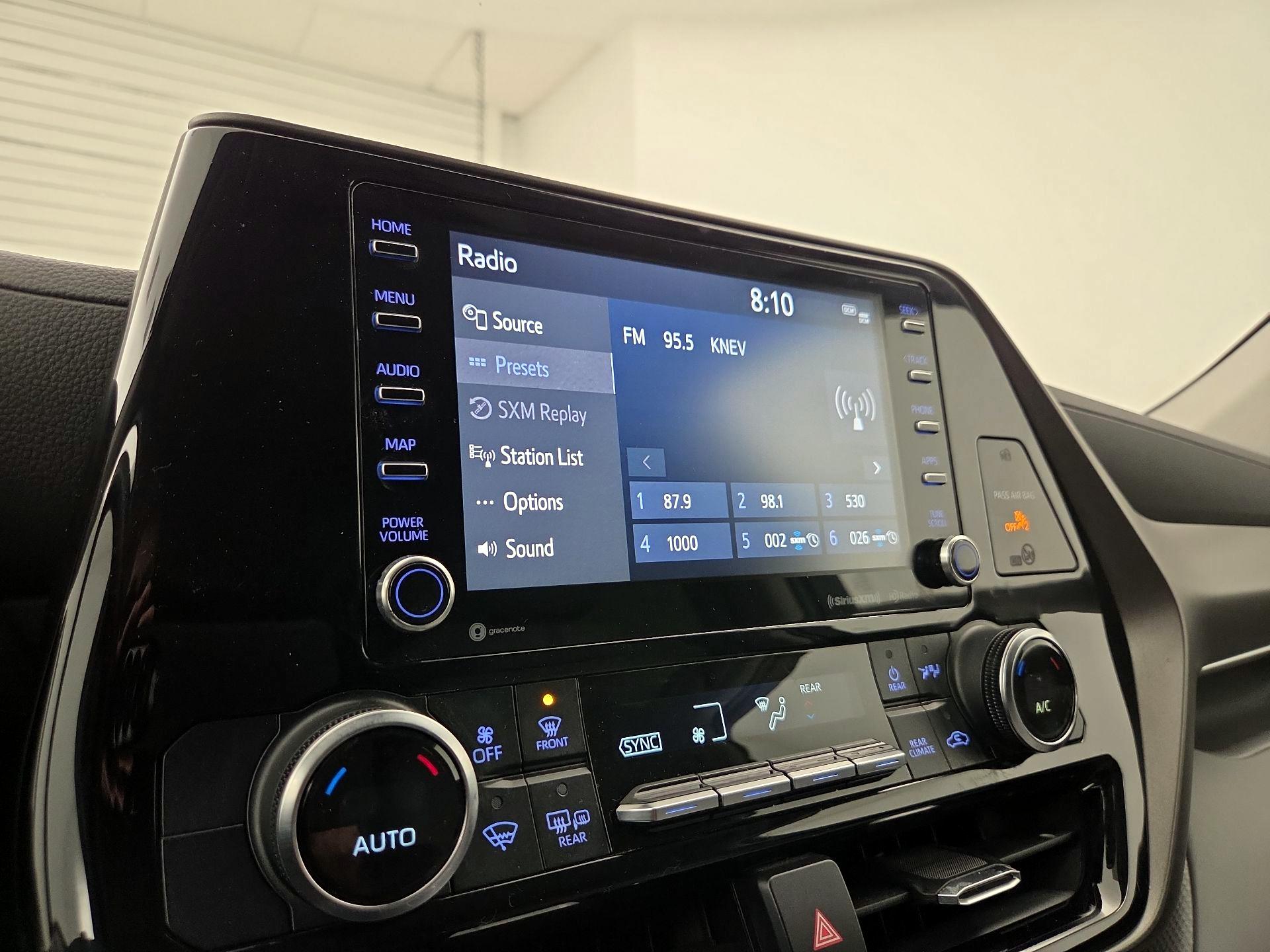 Thumbnail: 2020 Toyota Highlander - 15