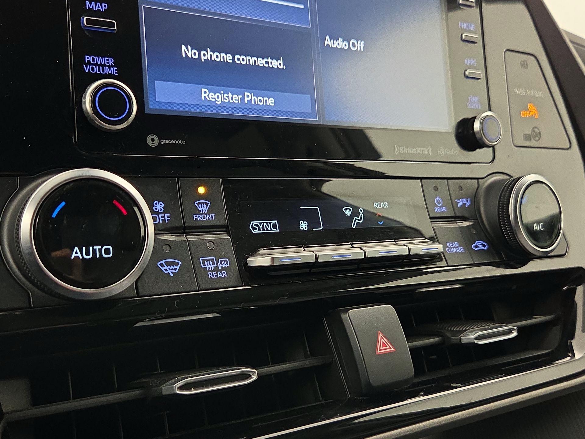 Thumbnail: 2020 Toyota Highlander - 16