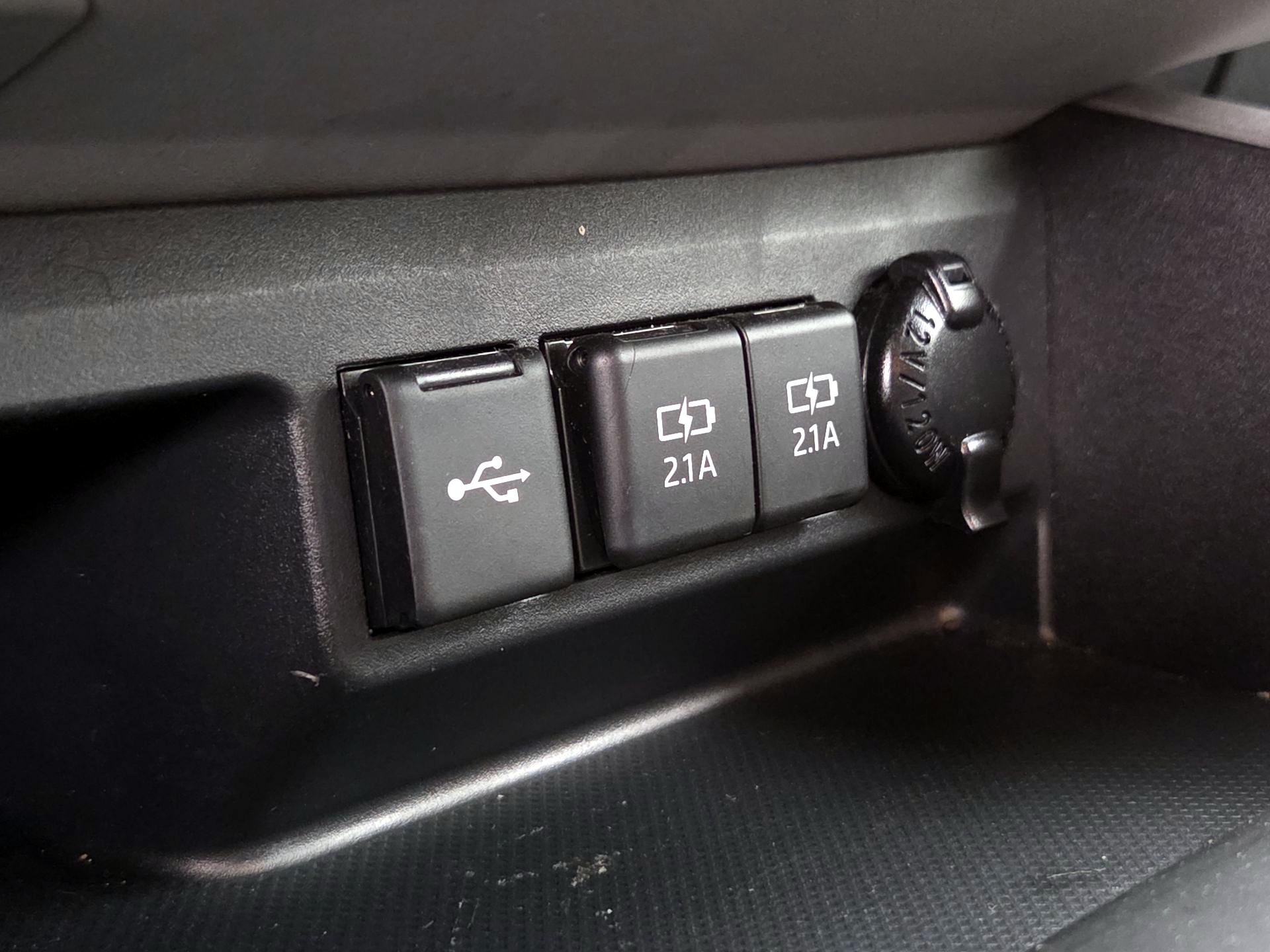 Thumbnail: 2020 Toyota Highlander - 18