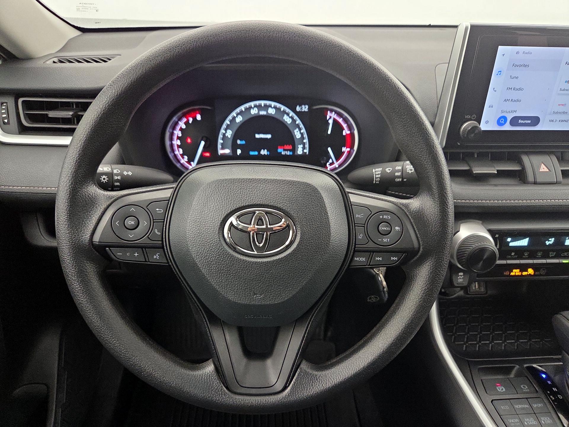 Thumbnail: 2025 Toyota RAV4 - 10