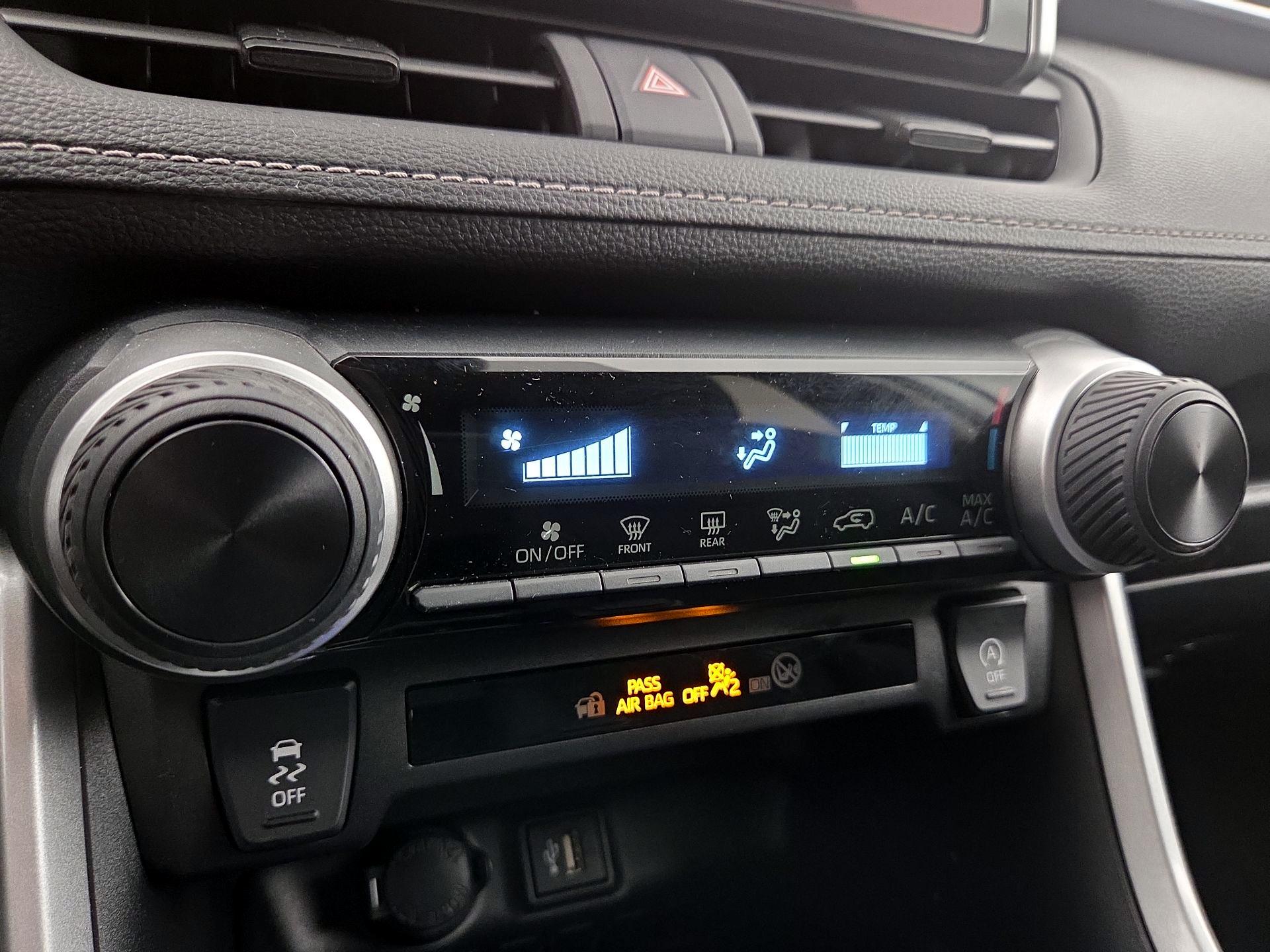 Thumbnail: 2025 Toyota RAV4 - 16