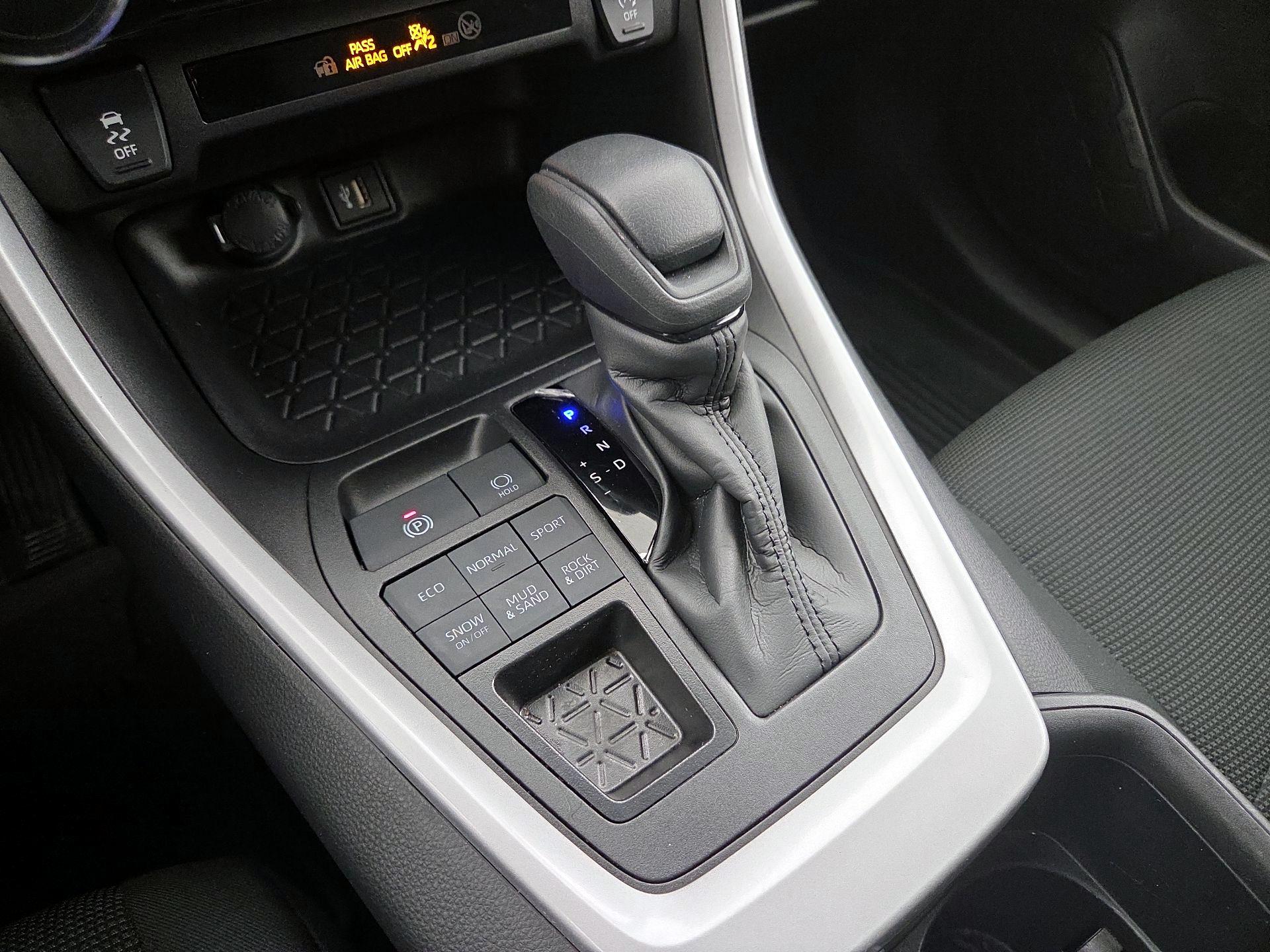 Thumbnail: 2025 Toyota RAV4 - 17