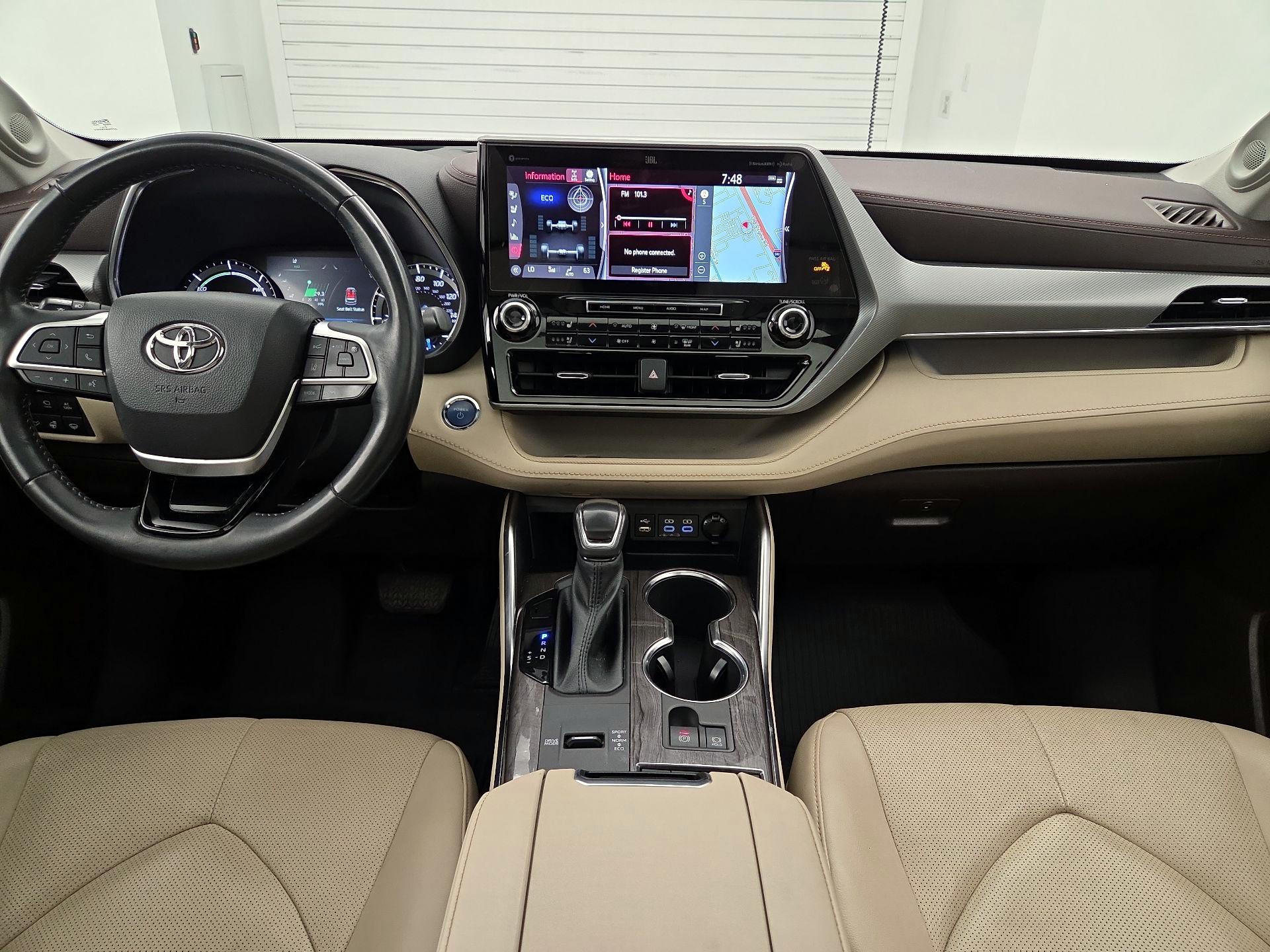 Thumbnail: 2022 Toyota Highlander - 9