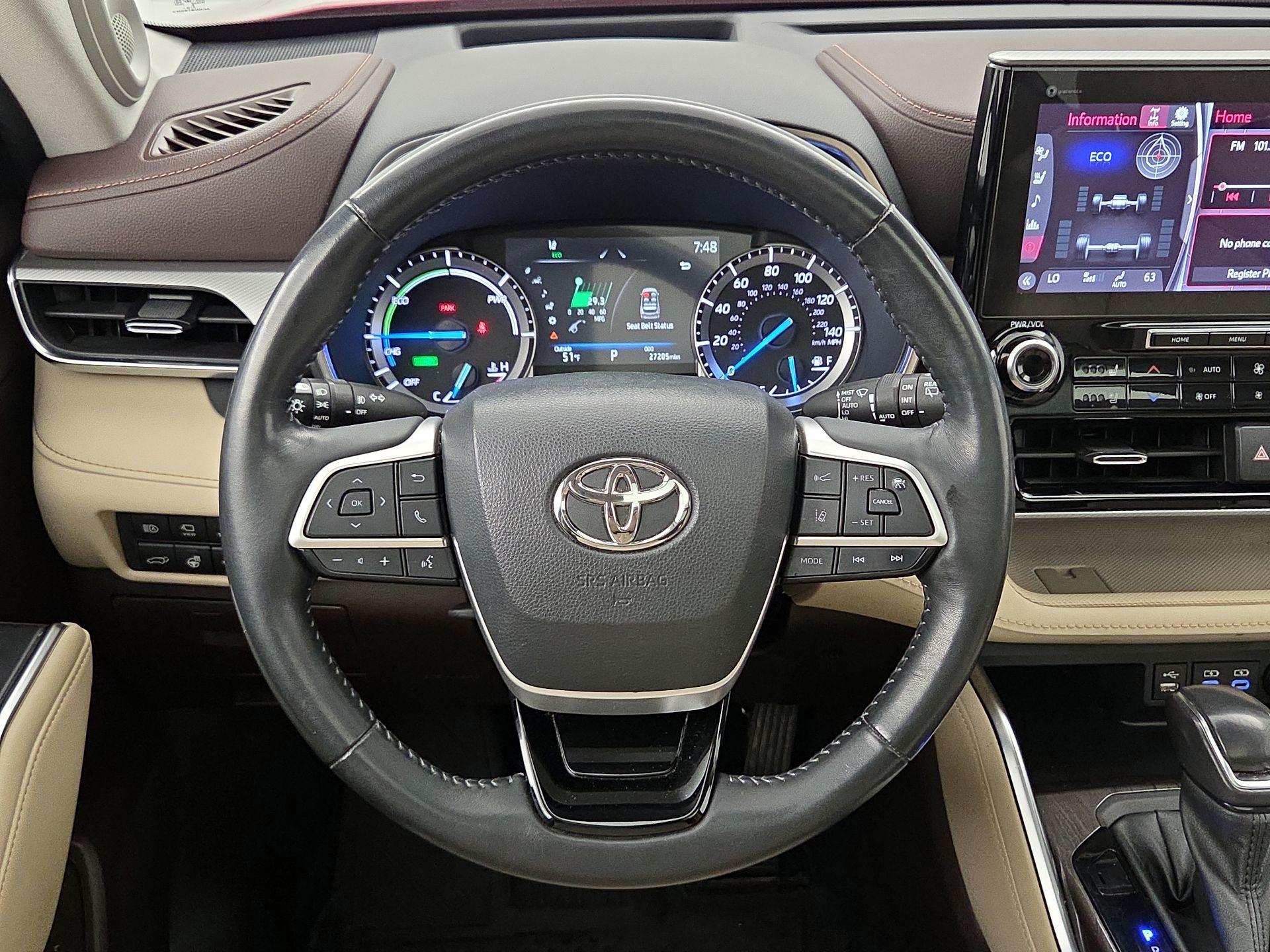 Thumbnail: 2022 Toyota Highlander - 10