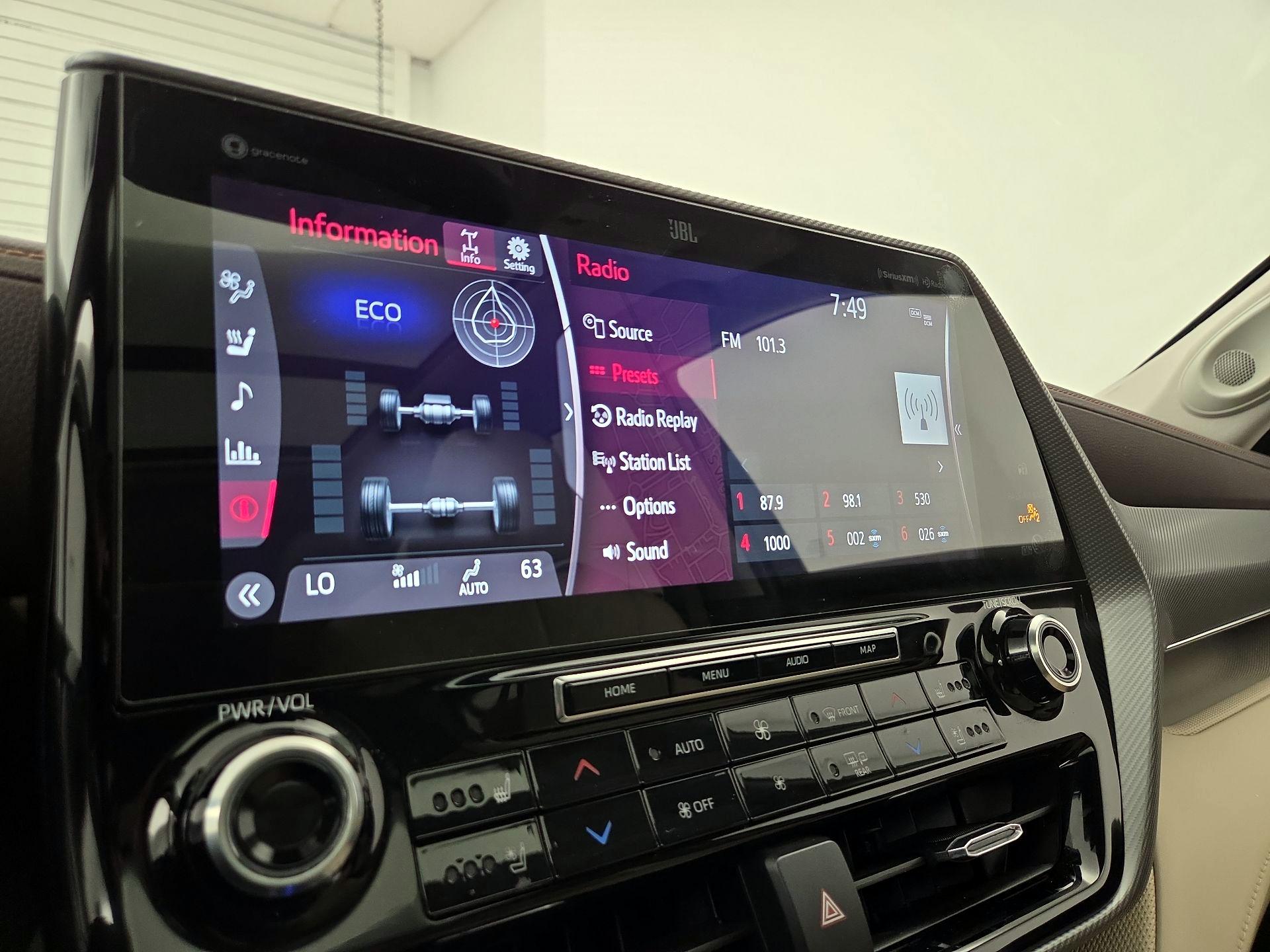 Thumbnail: 2022 Toyota Highlander - 16