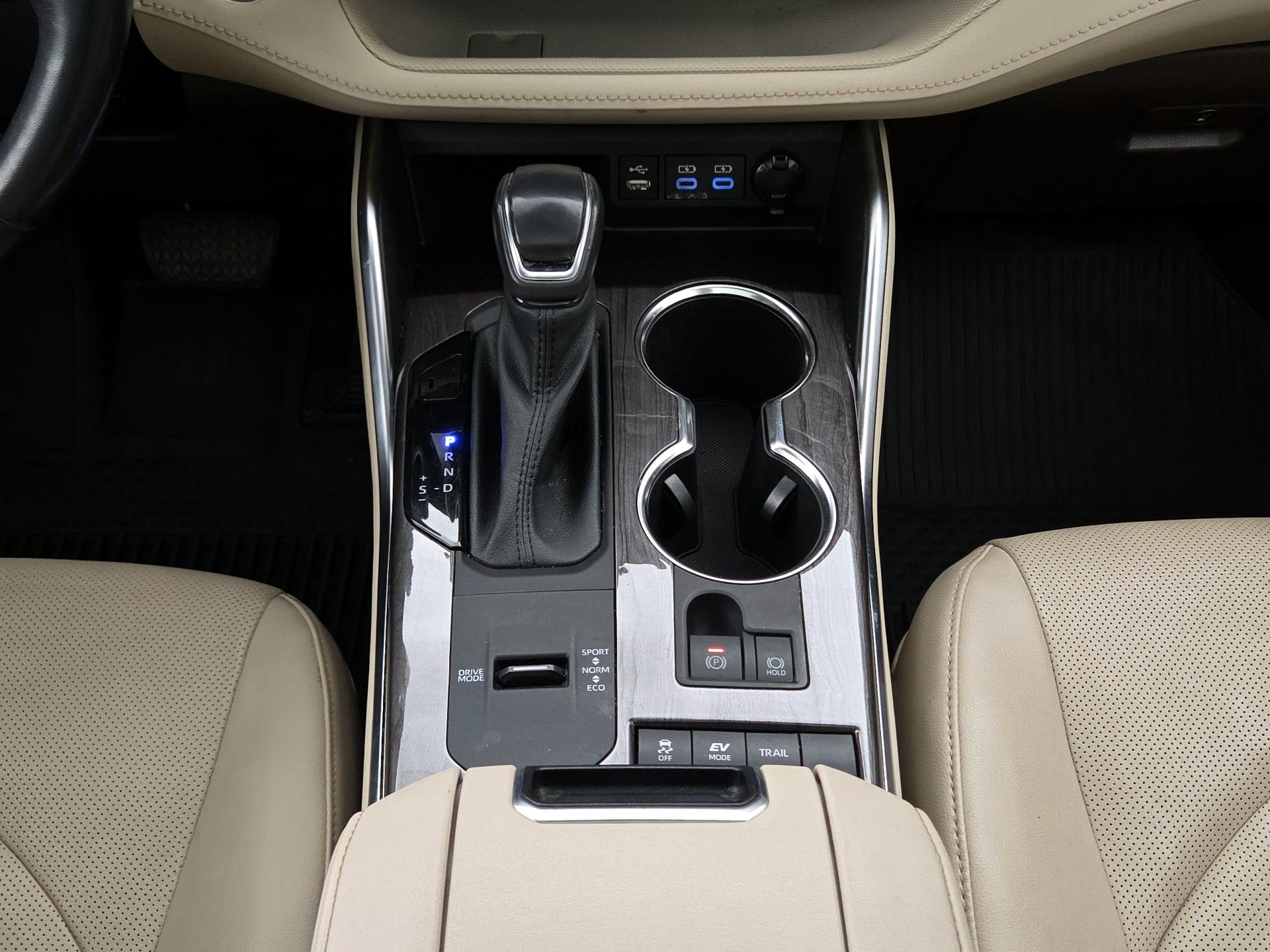 Thumbnail: 2022 Toyota Highlander - 18