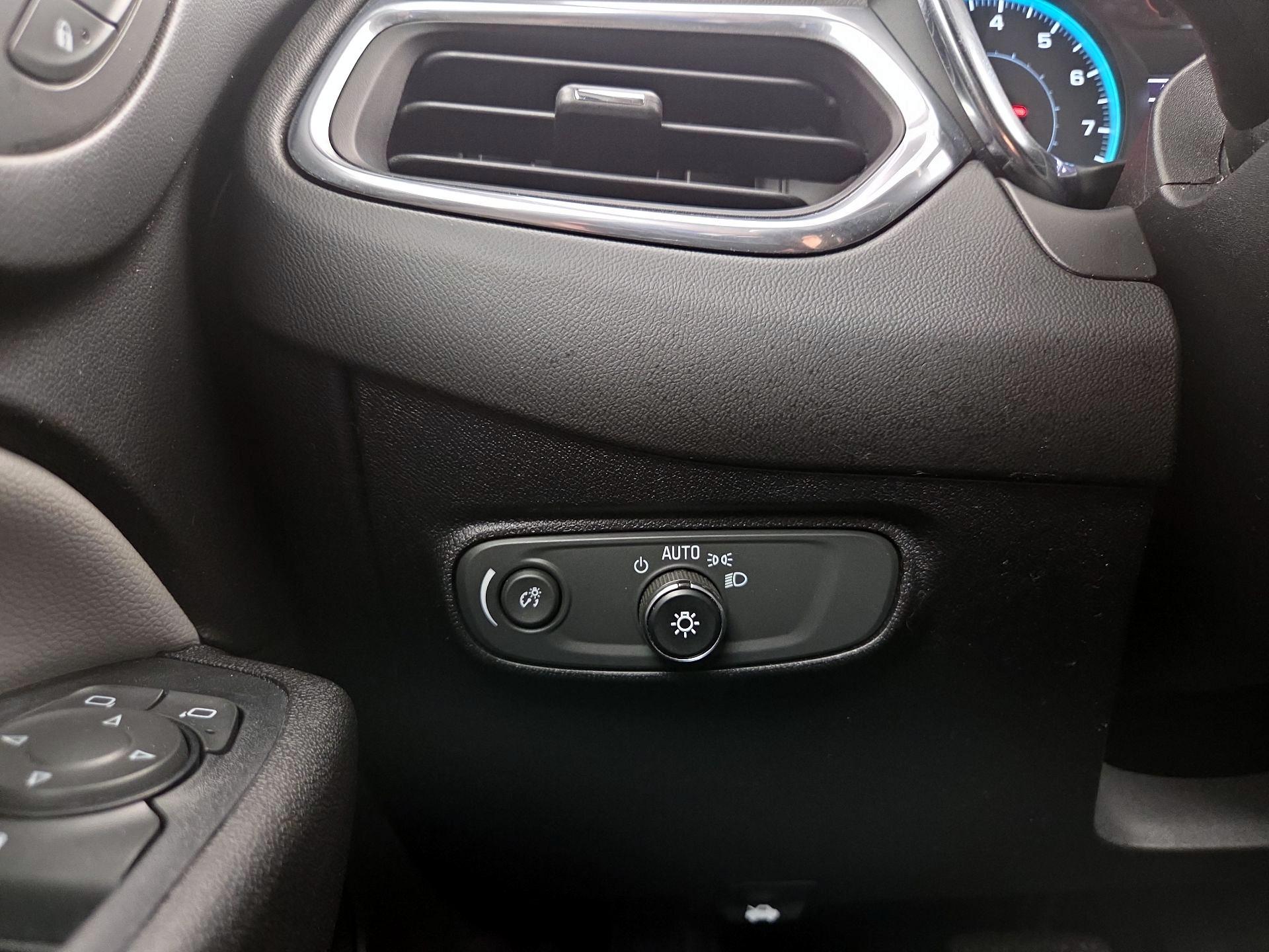 Thumbnail: 2018 Chevrolet Equinox - 13