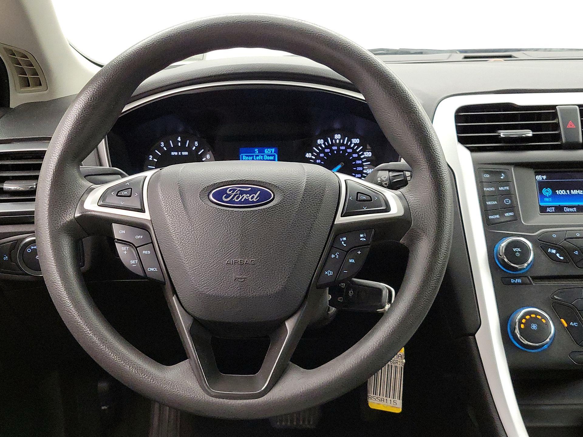 Thumbnail: 2016 Ford Fusion - 10