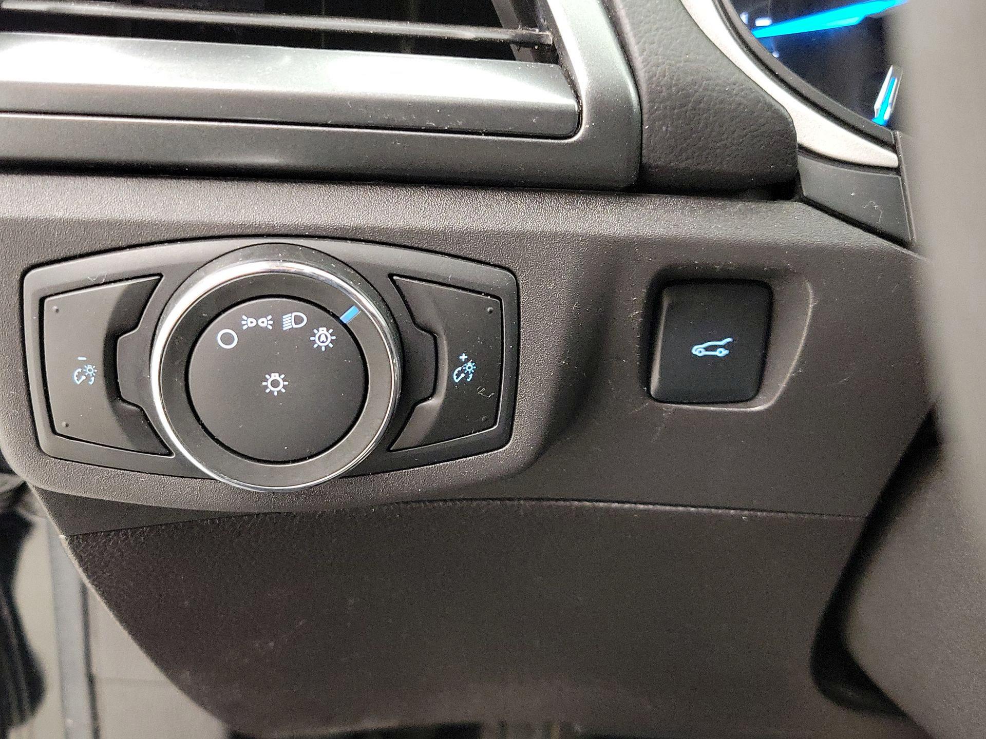 Thumbnail: 2016 Ford Fusion - 13