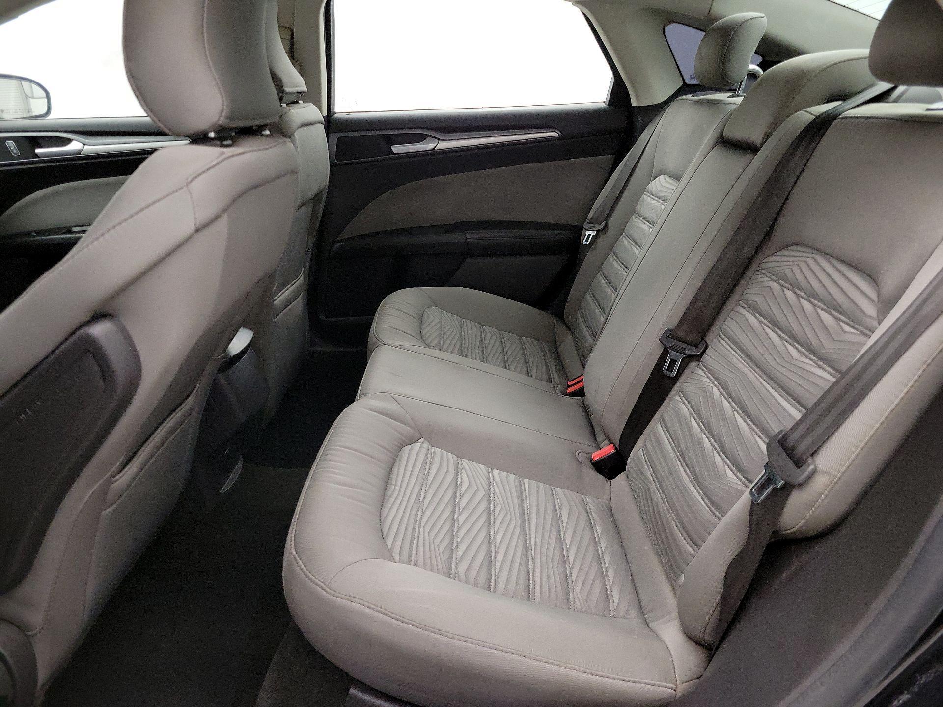 Thumbnail: 2016 Ford Fusion - 19