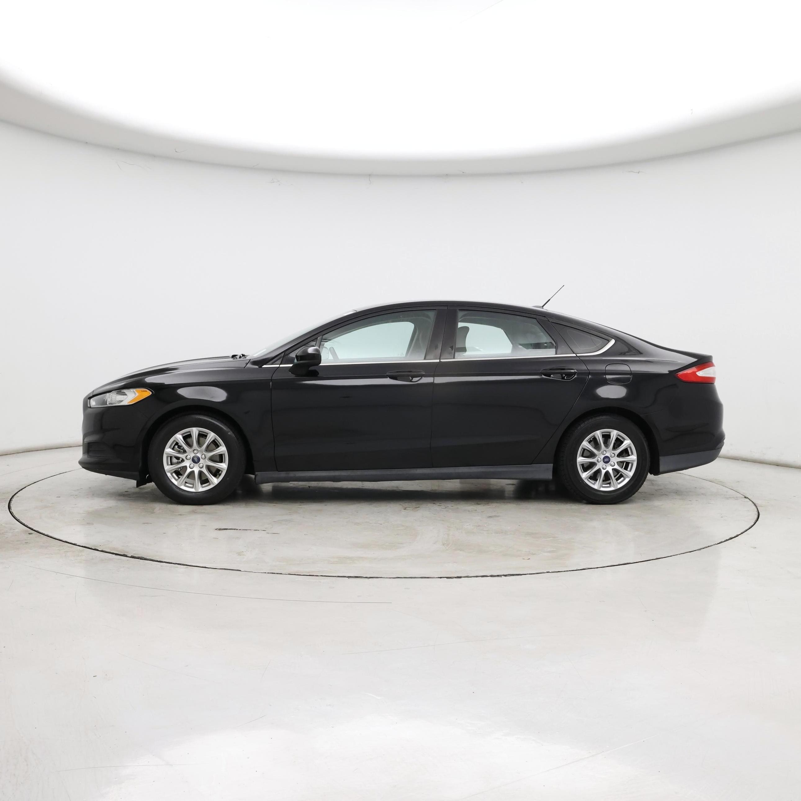 Thumbnail: 2016 Ford Fusion - 3