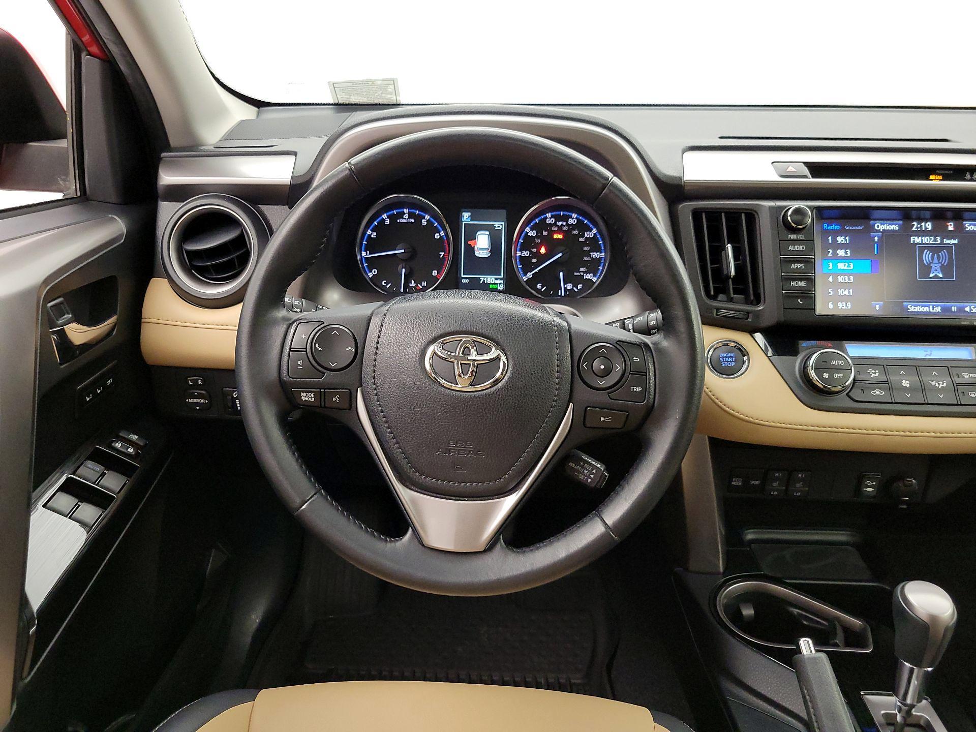Thumbnail: 2017 Toyota RAV4 - 10