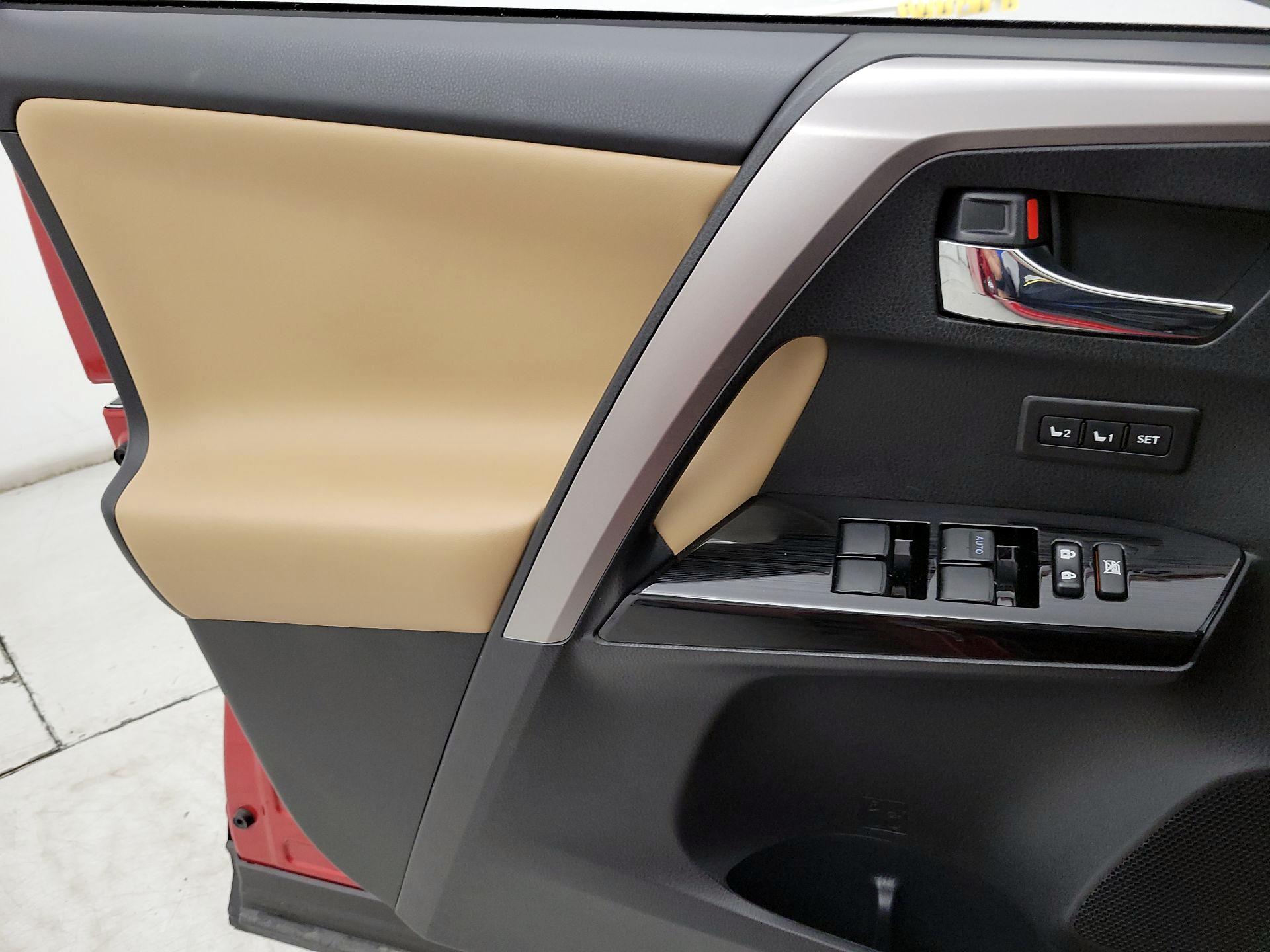 Thumbnail: 2017 Toyota RAV4 - 12