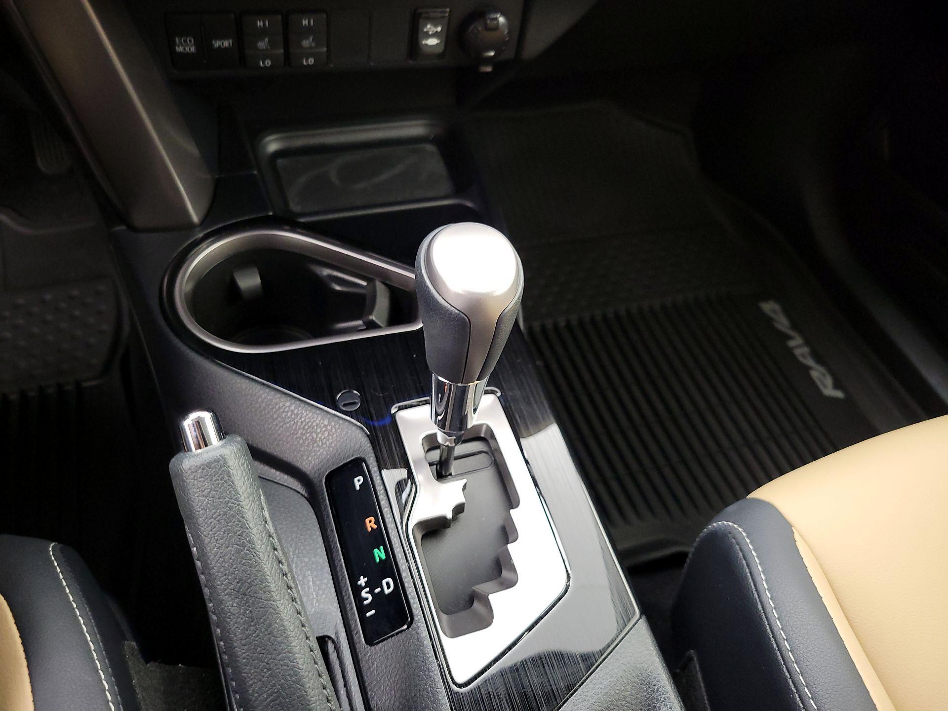 Thumbnail: 2017 Toyota RAV4 - 17