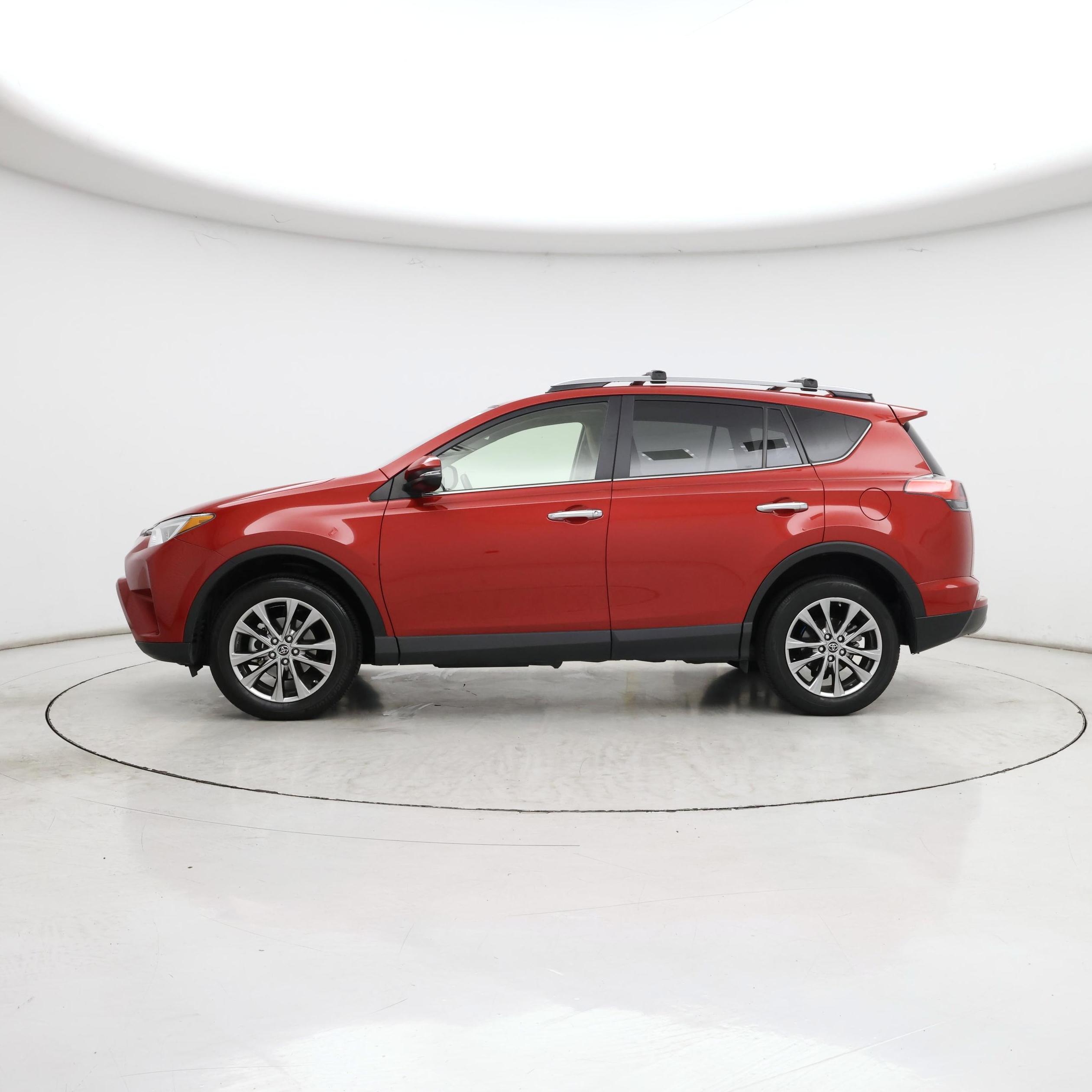 Thumbnail: 2017 Toyota RAV4 - 3