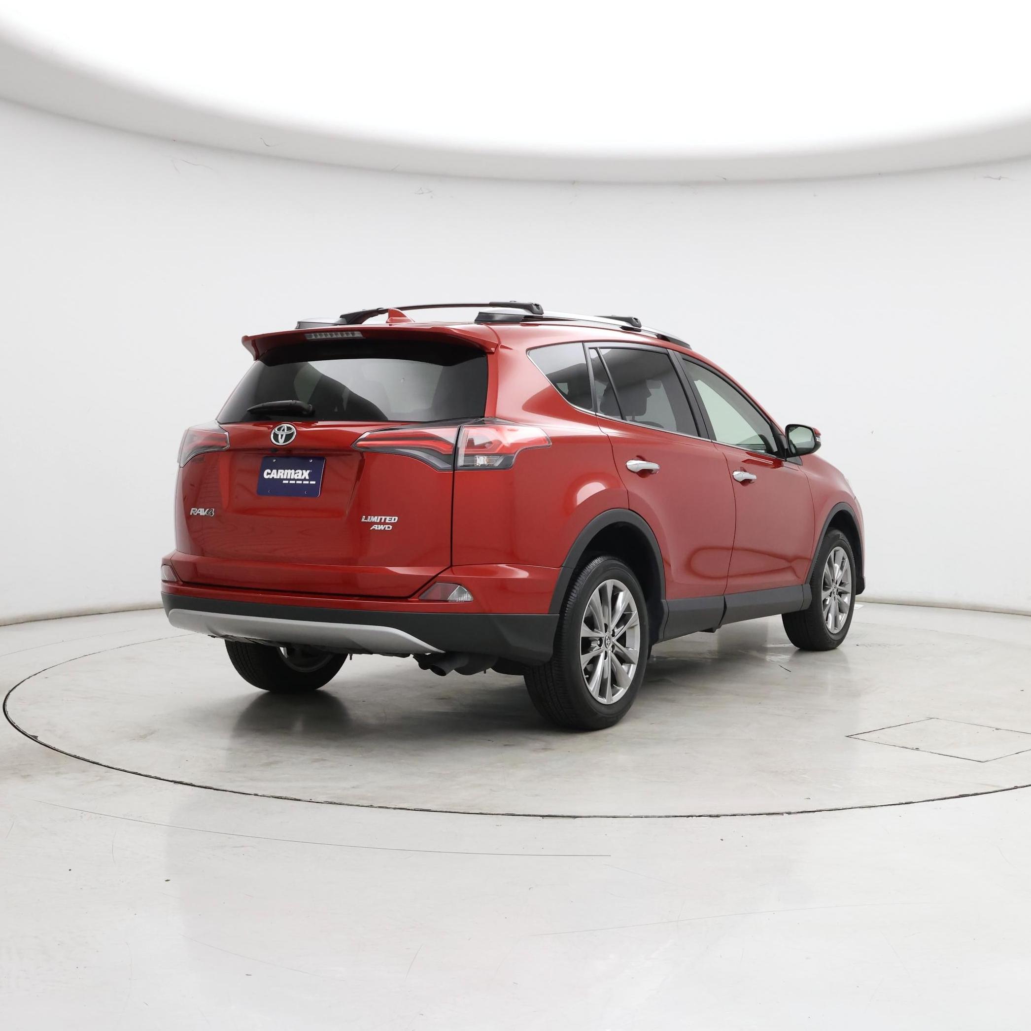 Thumbnail: 2017 Toyota RAV4 - 8