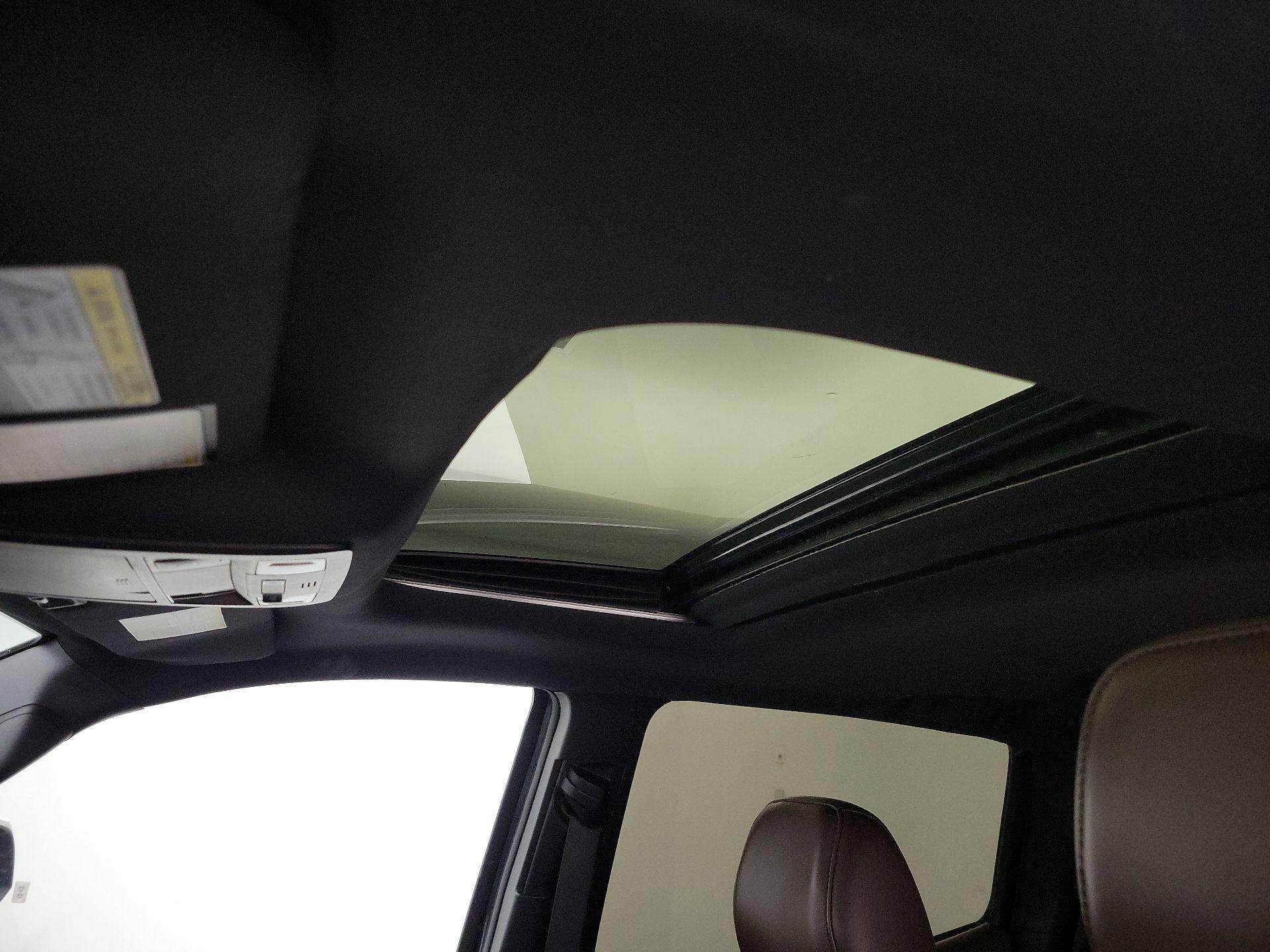 Thumbnail: 2016 Toyota Tacoma - 18