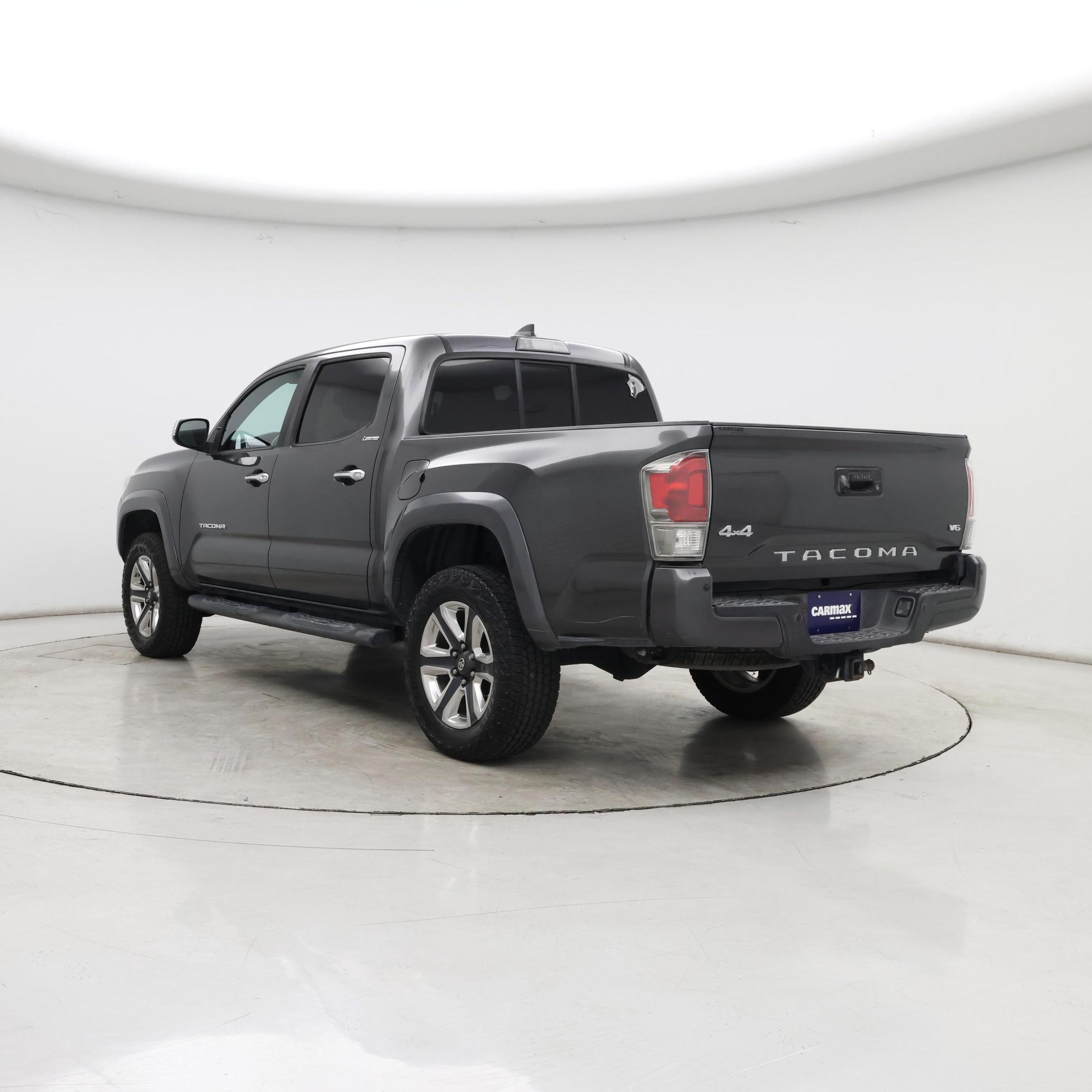 Thumbnail: 2016 Toyota Tacoma - 2