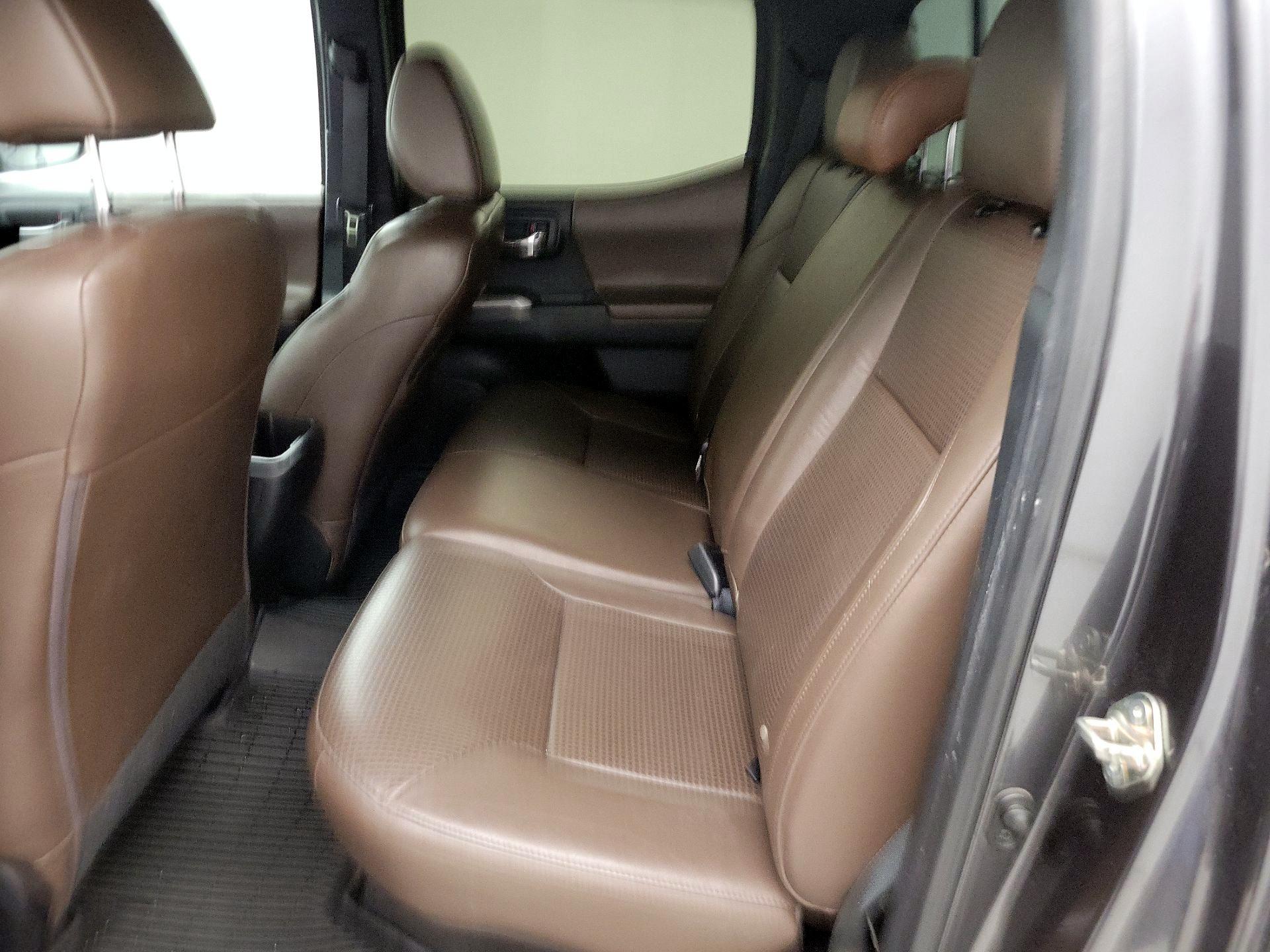 Thumbnail: 2016 Toyota Tacoma - 19