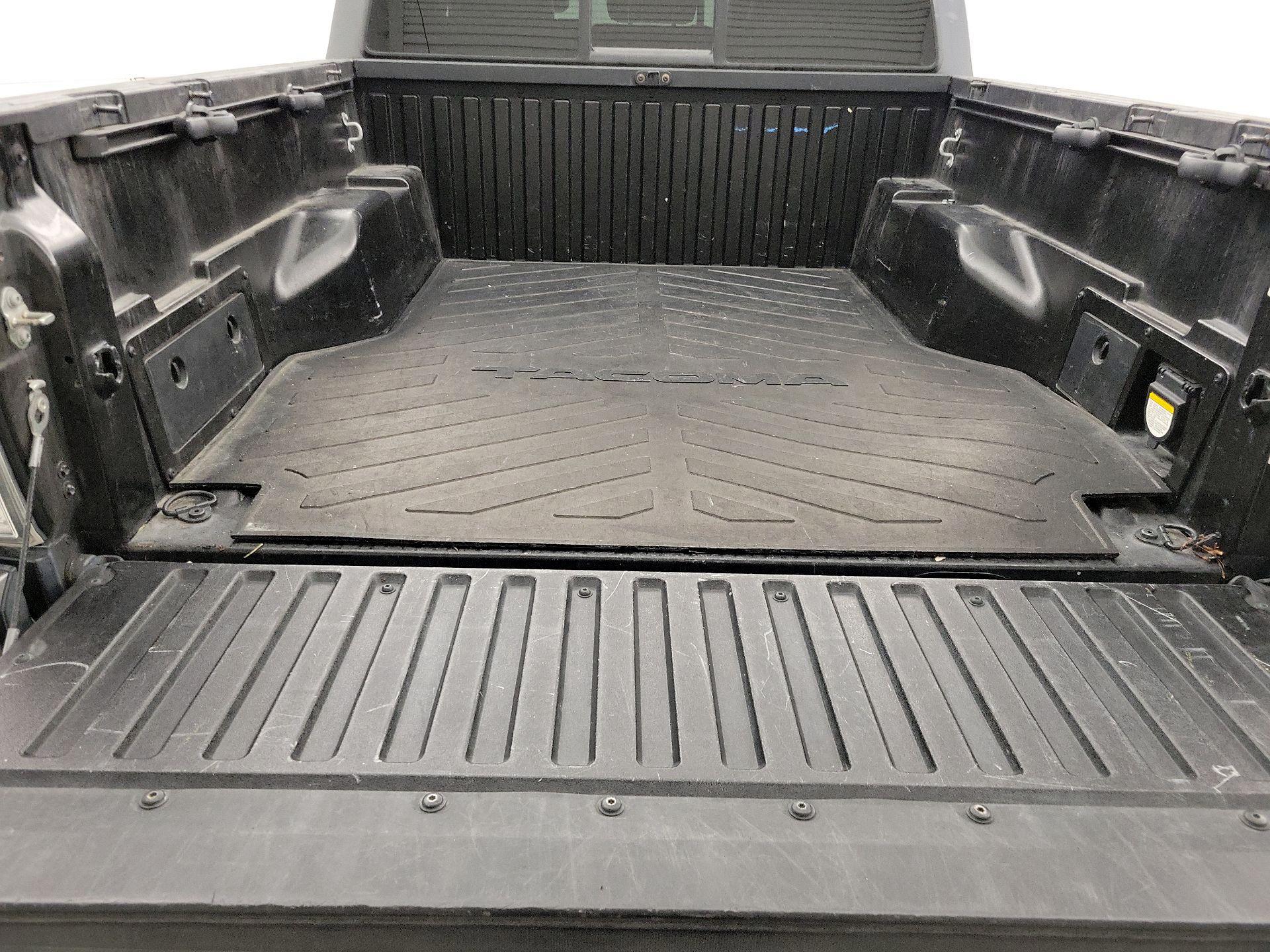 Thumbnail: 2016 Toyota Tacoma - 20