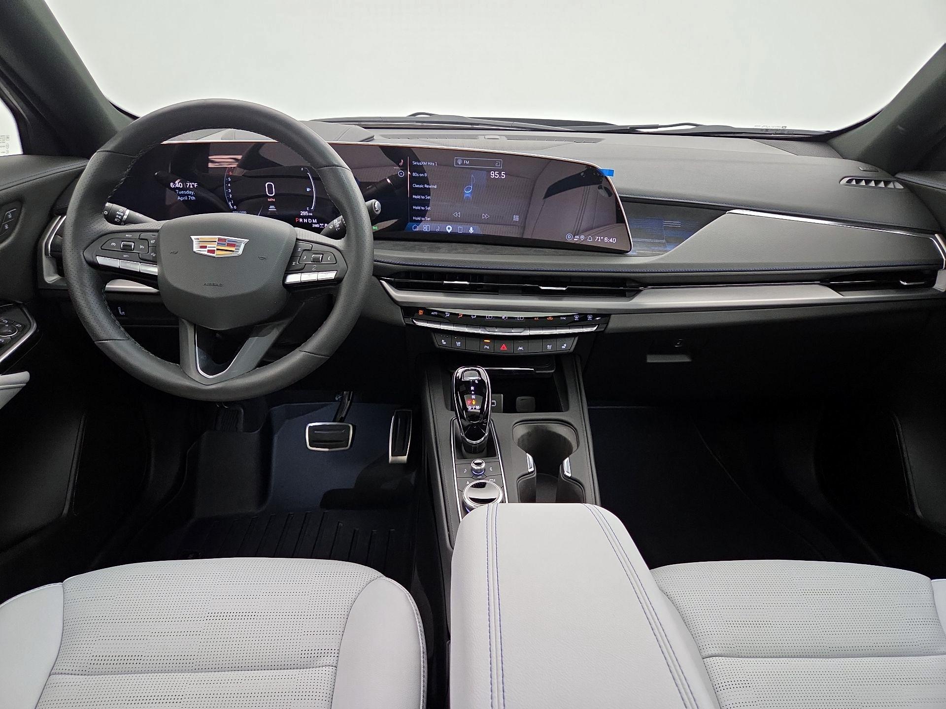 Thumbnail: 2025 Cadillac XT4 - 9