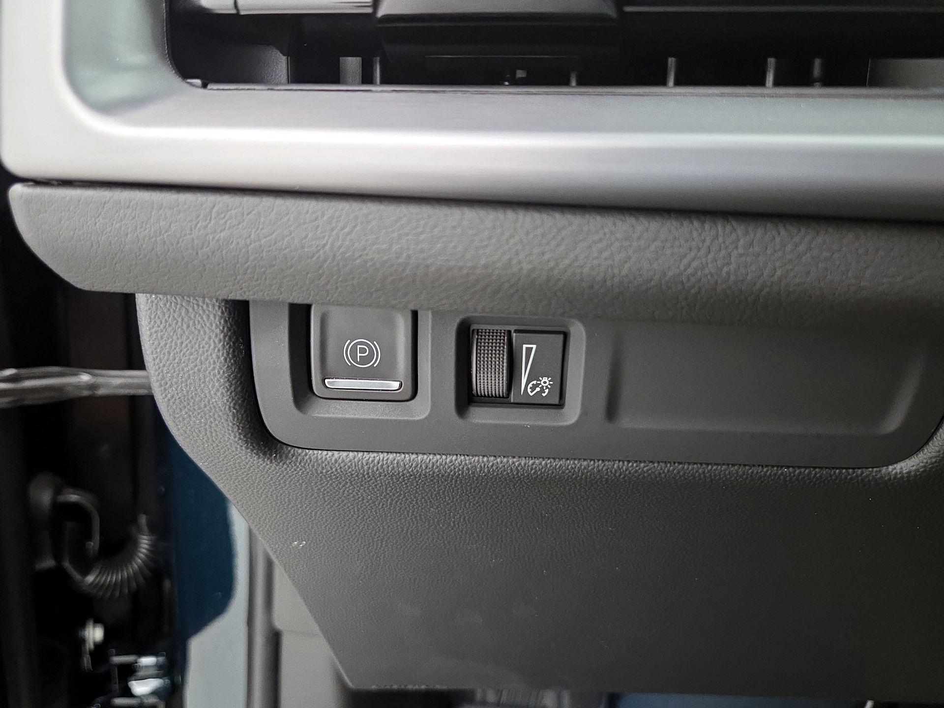 Thumbnail: 2025 Cadillac XT4 - 13