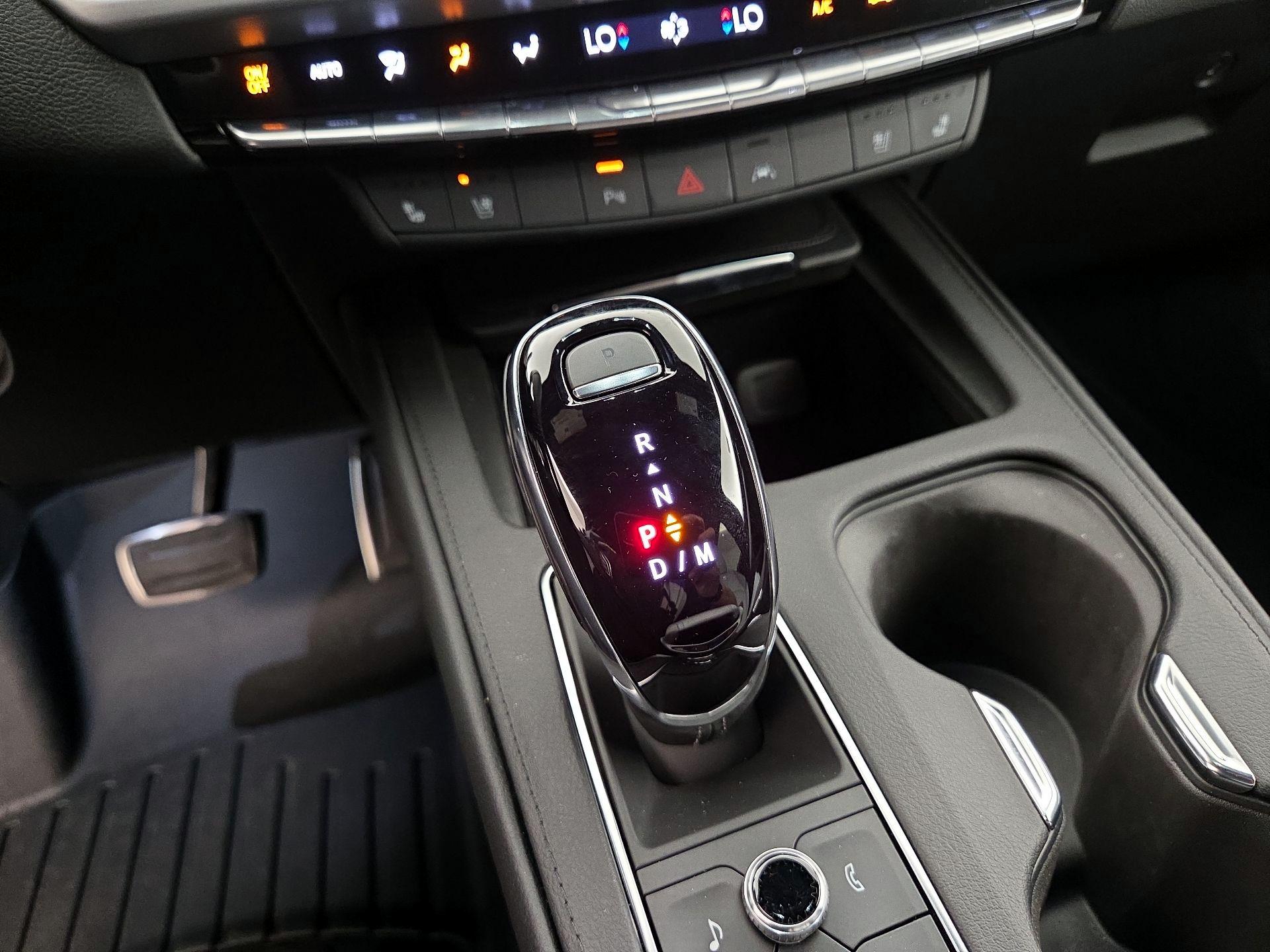 Thumbnail: 2025 Cadillac XT4 - 18