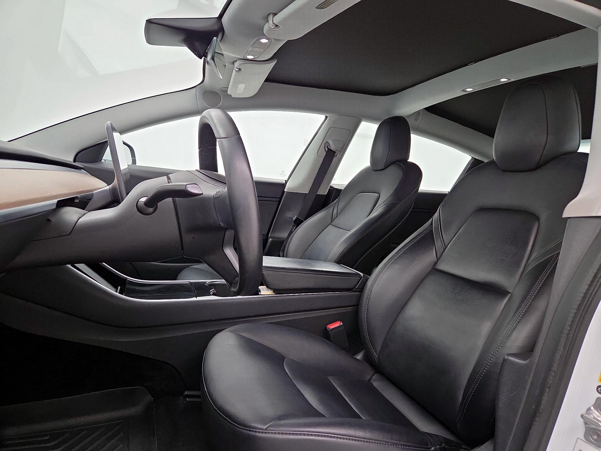 Thumbnail: 2020 Tesla Model 3 - 11