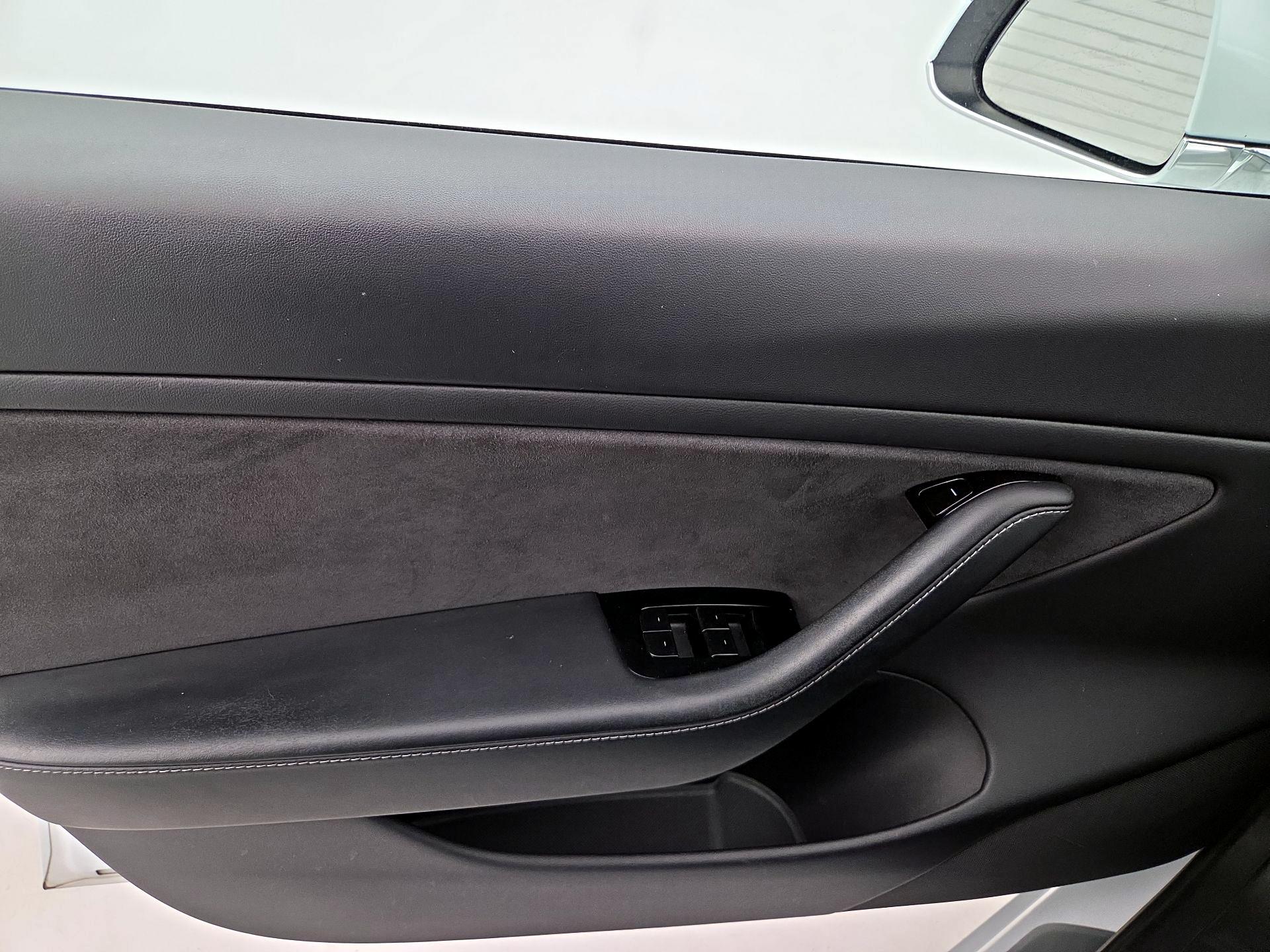 Thumbnail: 2020 Tesla Model 3 - 12