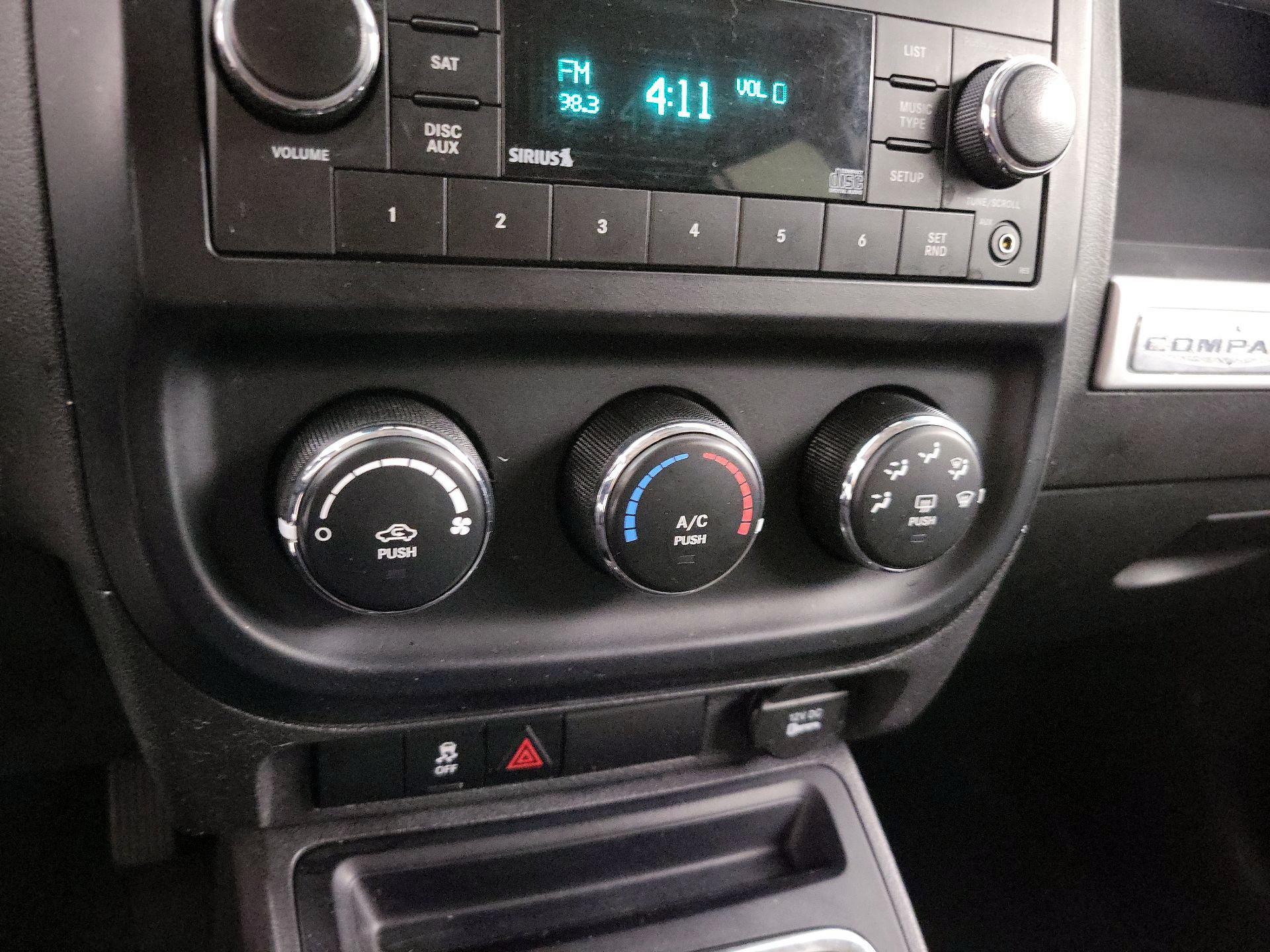 Thumbnail: 2016 Jeep Compass - 14