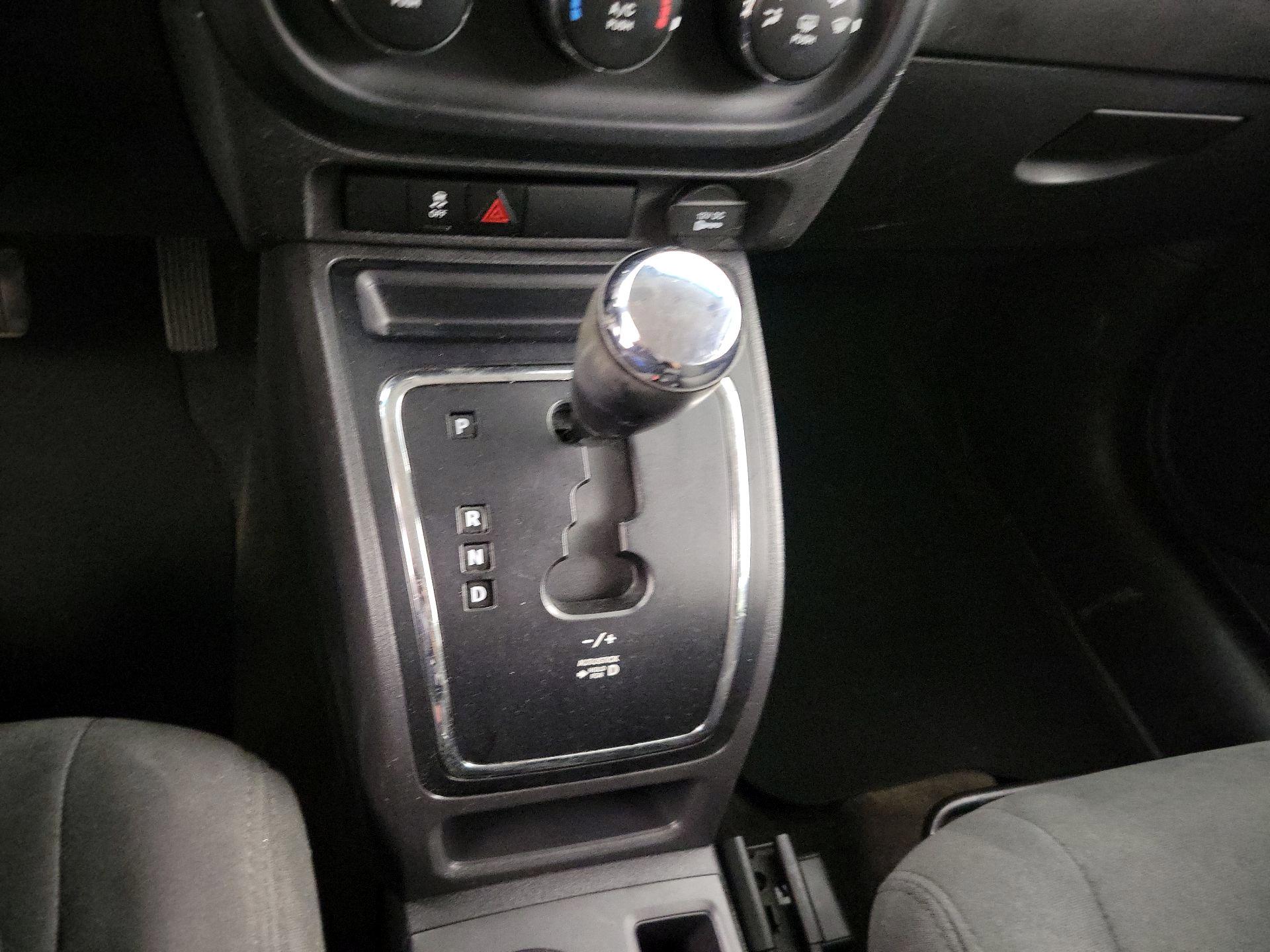 Thumbnail: 2016 Jeep Compass - 15