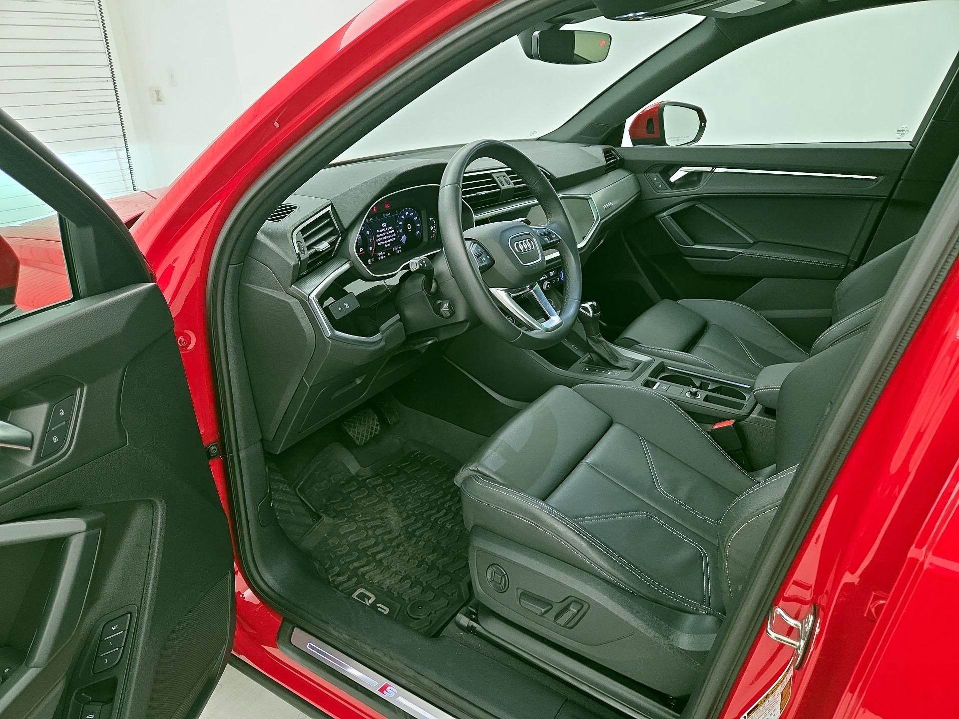 Thumbnail: 2023 Audi Q3 - 11