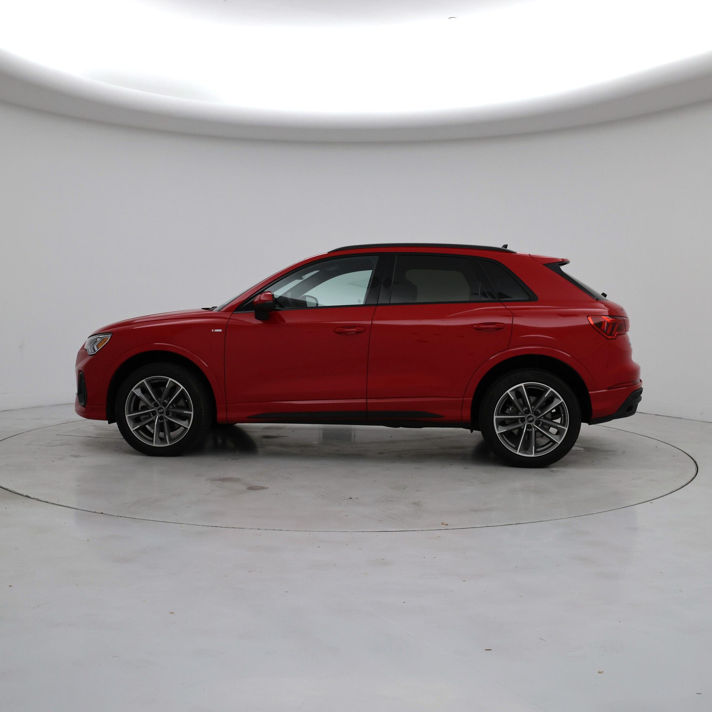 Thumbnail: 2023 Audi Q3 - 3