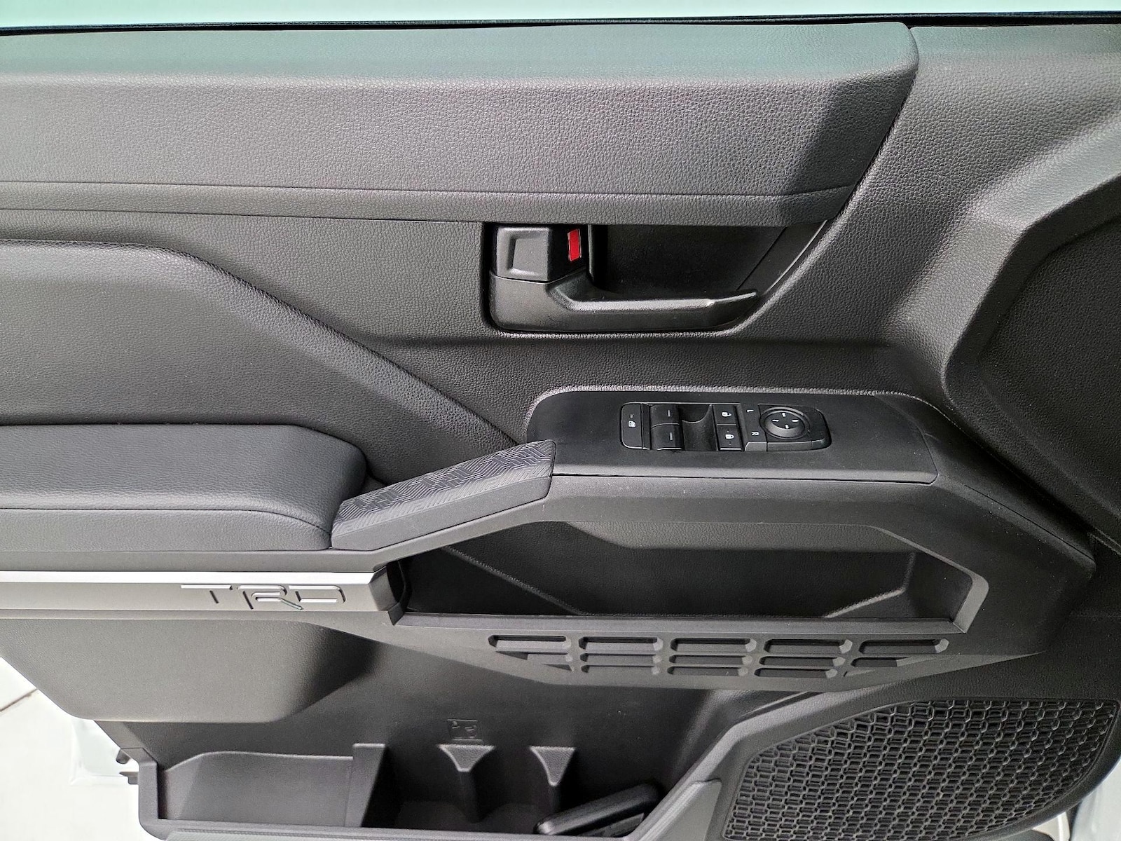2025 Toyota Tacoma TRD PreRunner - Photo 11