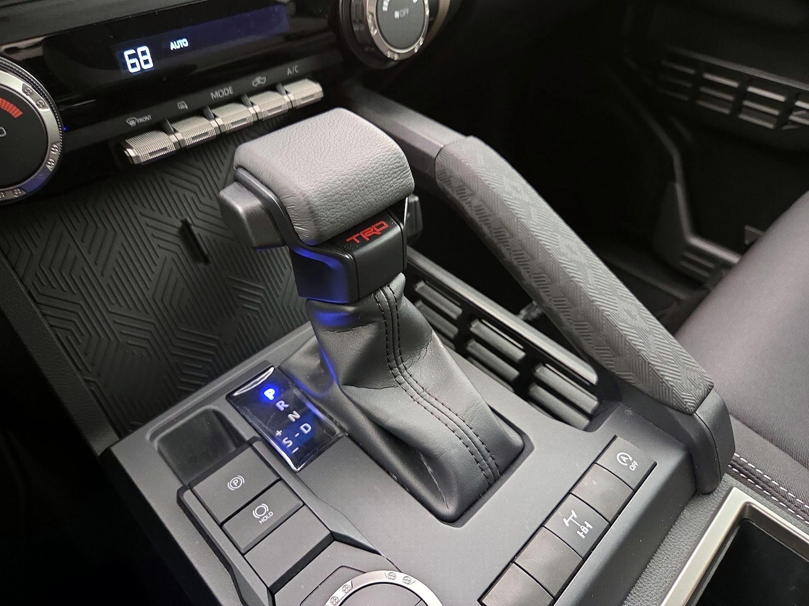 2025 Toyota Tacoma TRD PreRunner - Photo 16