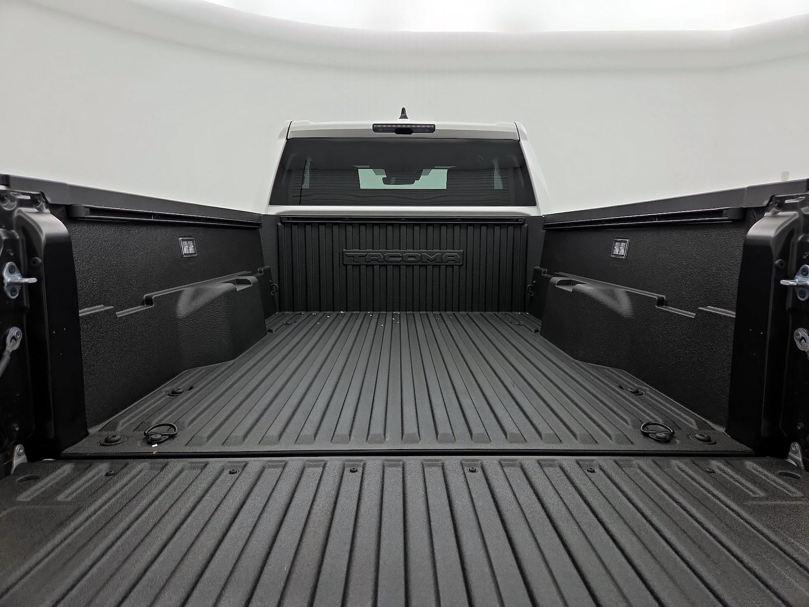 2025 Toyota Tacoma TRD PreRunner - Photo 17