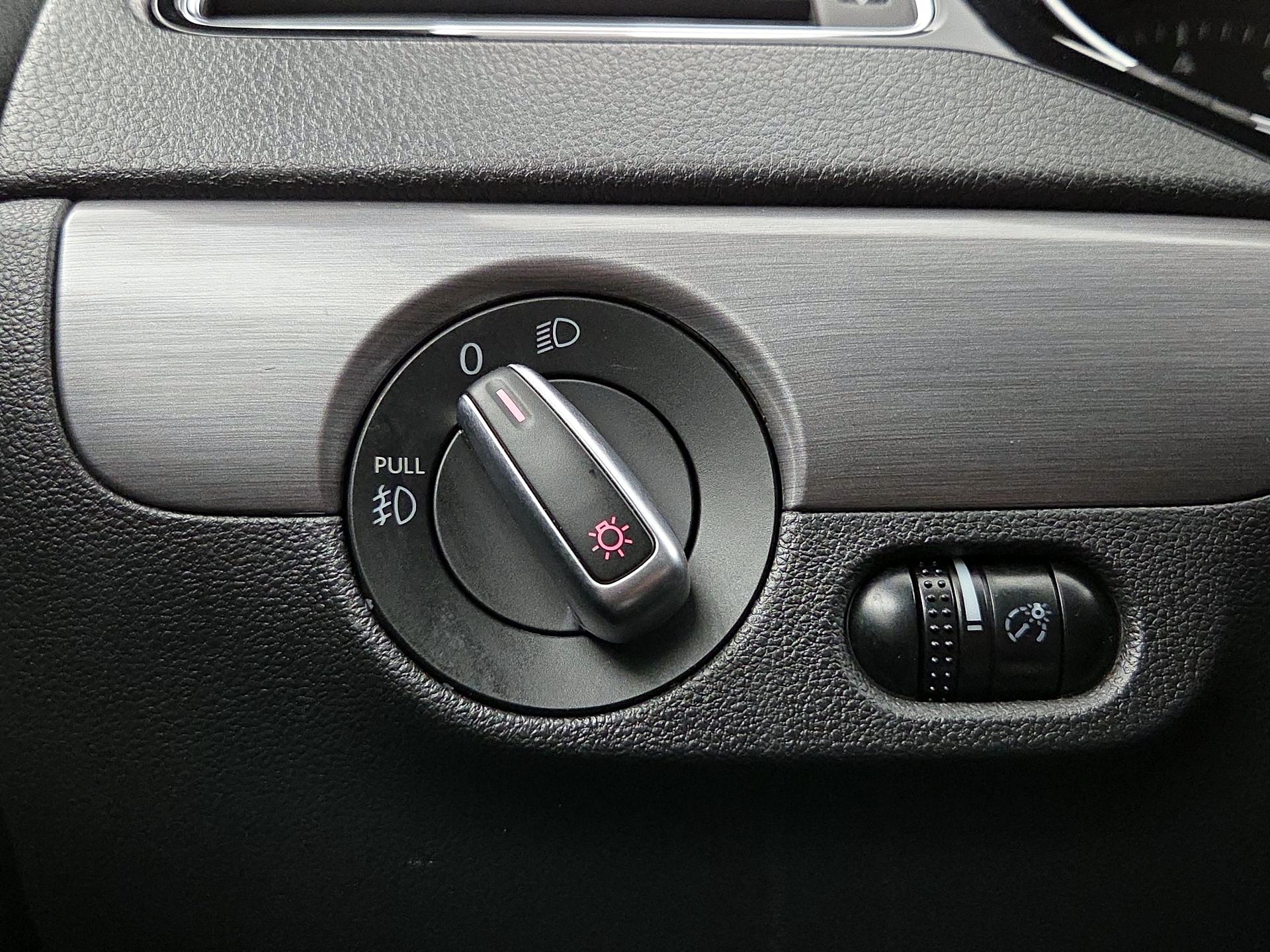 Thumbnail: 2016 Volkswagen Jetta - 11