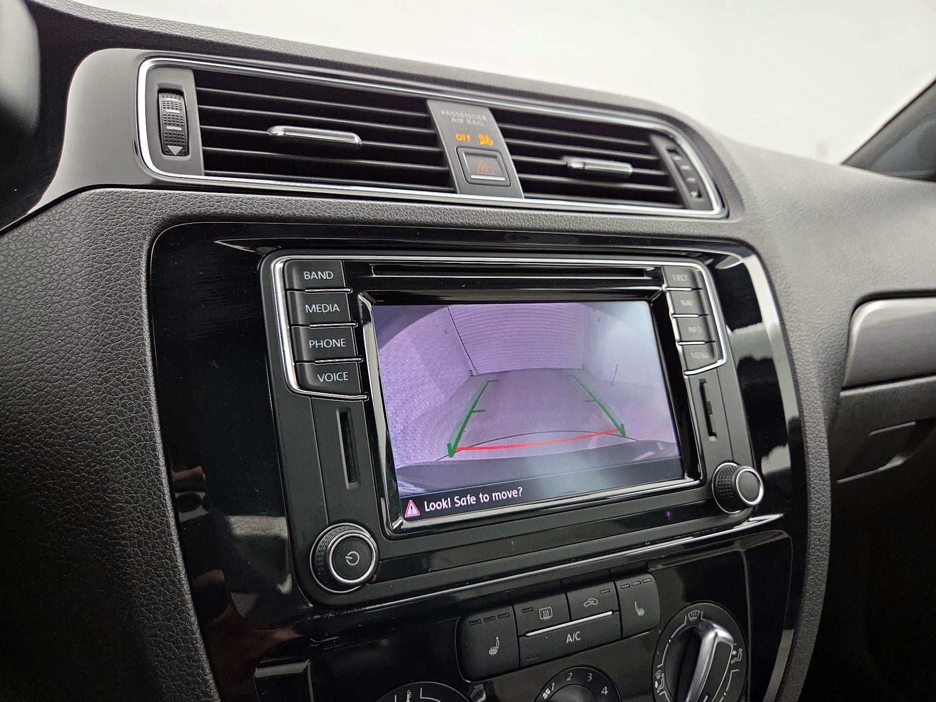 Thumbnail: 2016 Volkswagen Jetta - 13