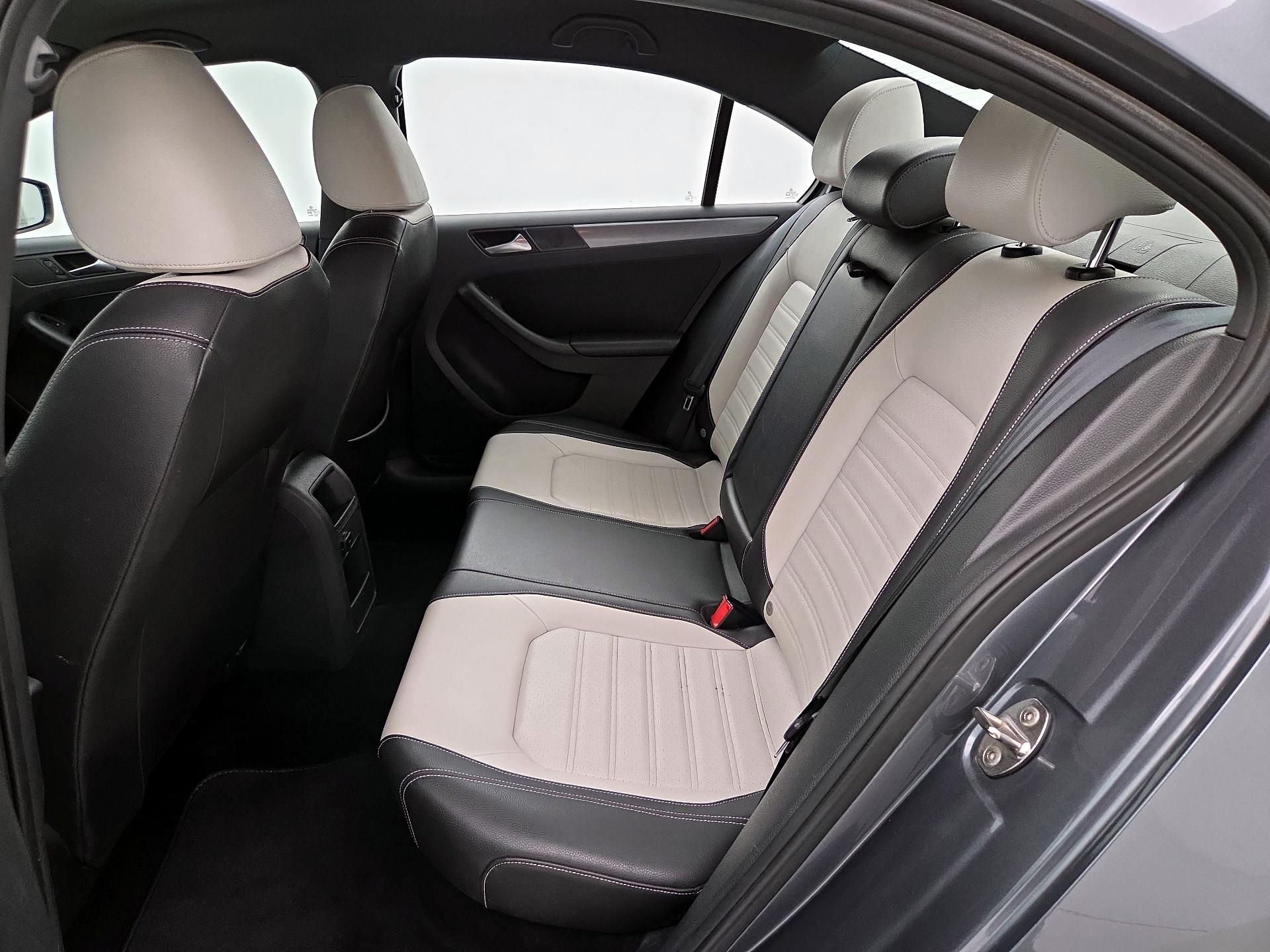 Thumbnail: 2016 Volkswagen Jetta - 17