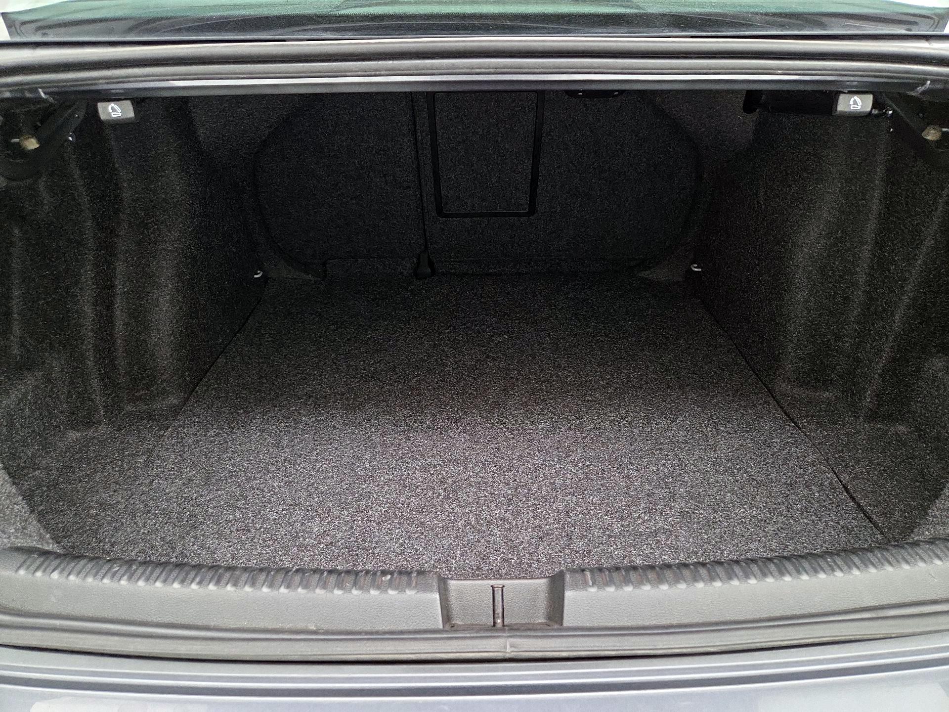 Thumbnail: 2016 Volkswagen Jetta - 18