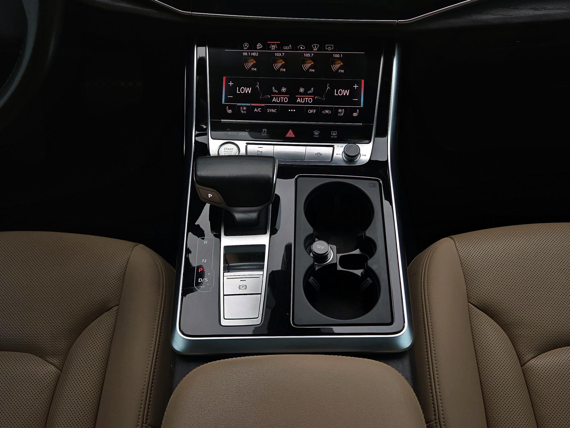 Thumbnail: 2019 Audi Q8 - 16