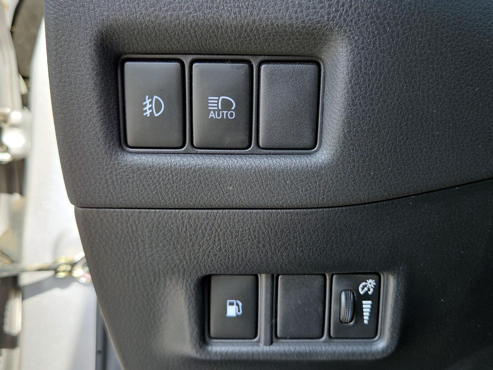 Thumbnail: 2019 Toyota C-HR - 11