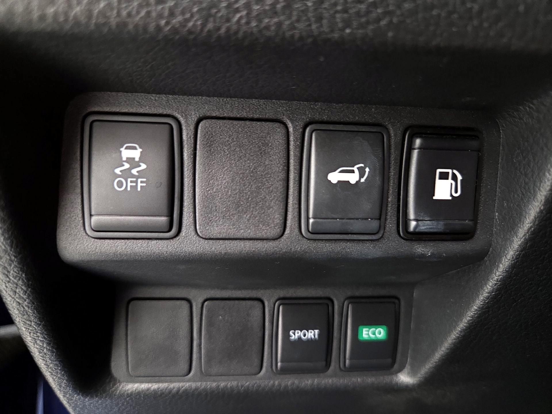 Thumbnail: 2018 Nissan Rogue - 11