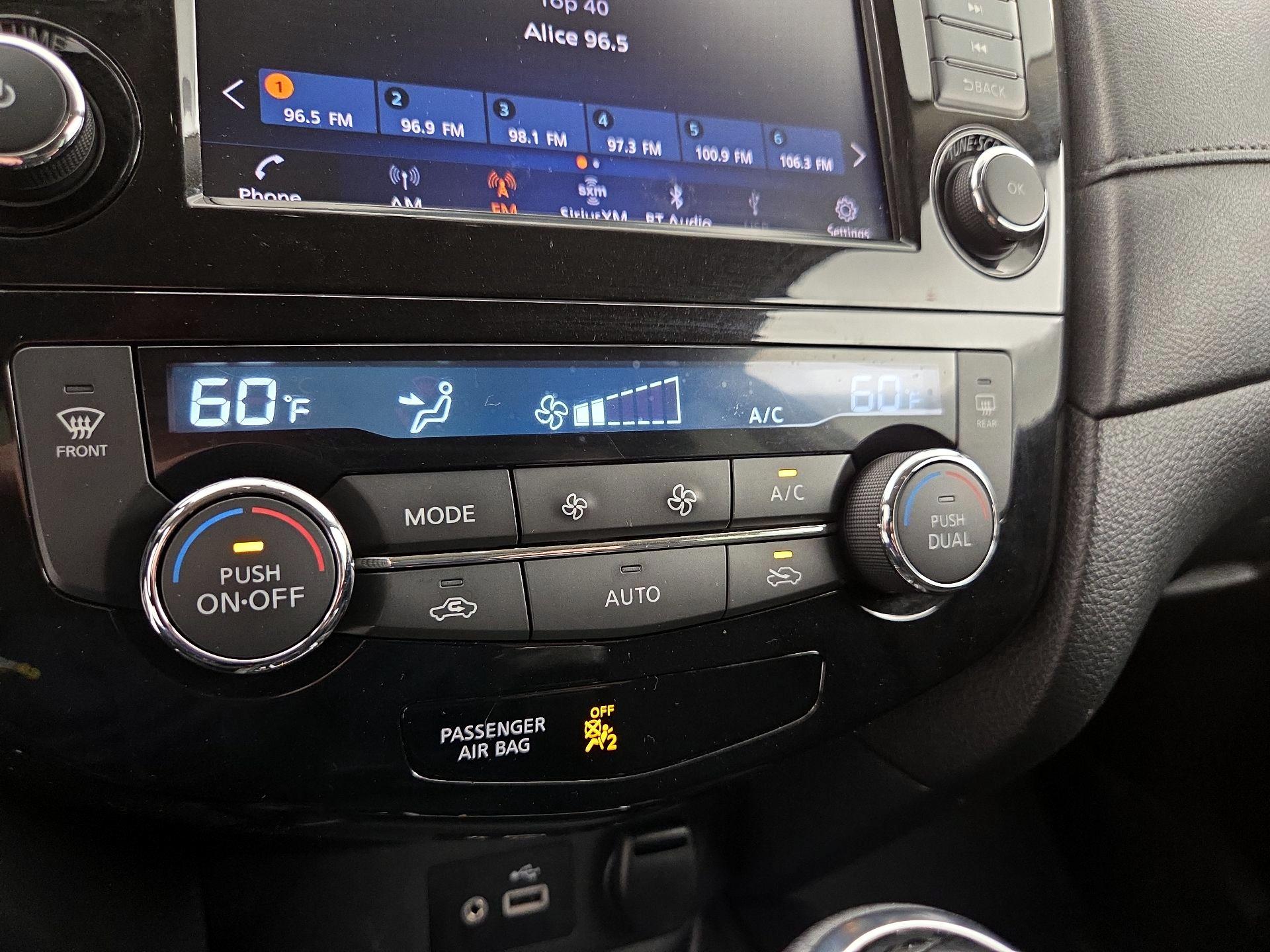 Thumbnail: 2018 Nissan Rogue - 14