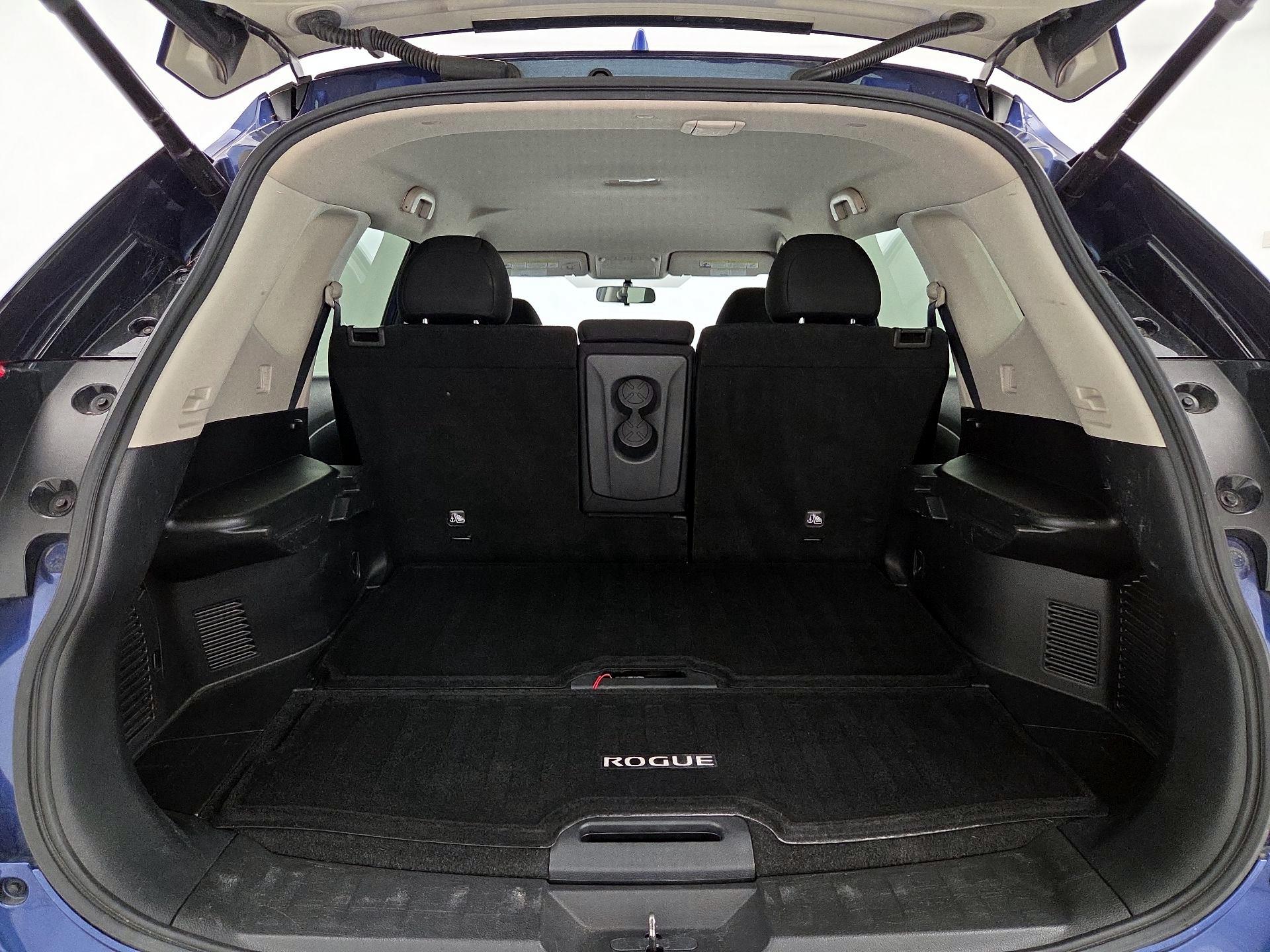 Thumbnail: 2018 Nissan Rogue - 18