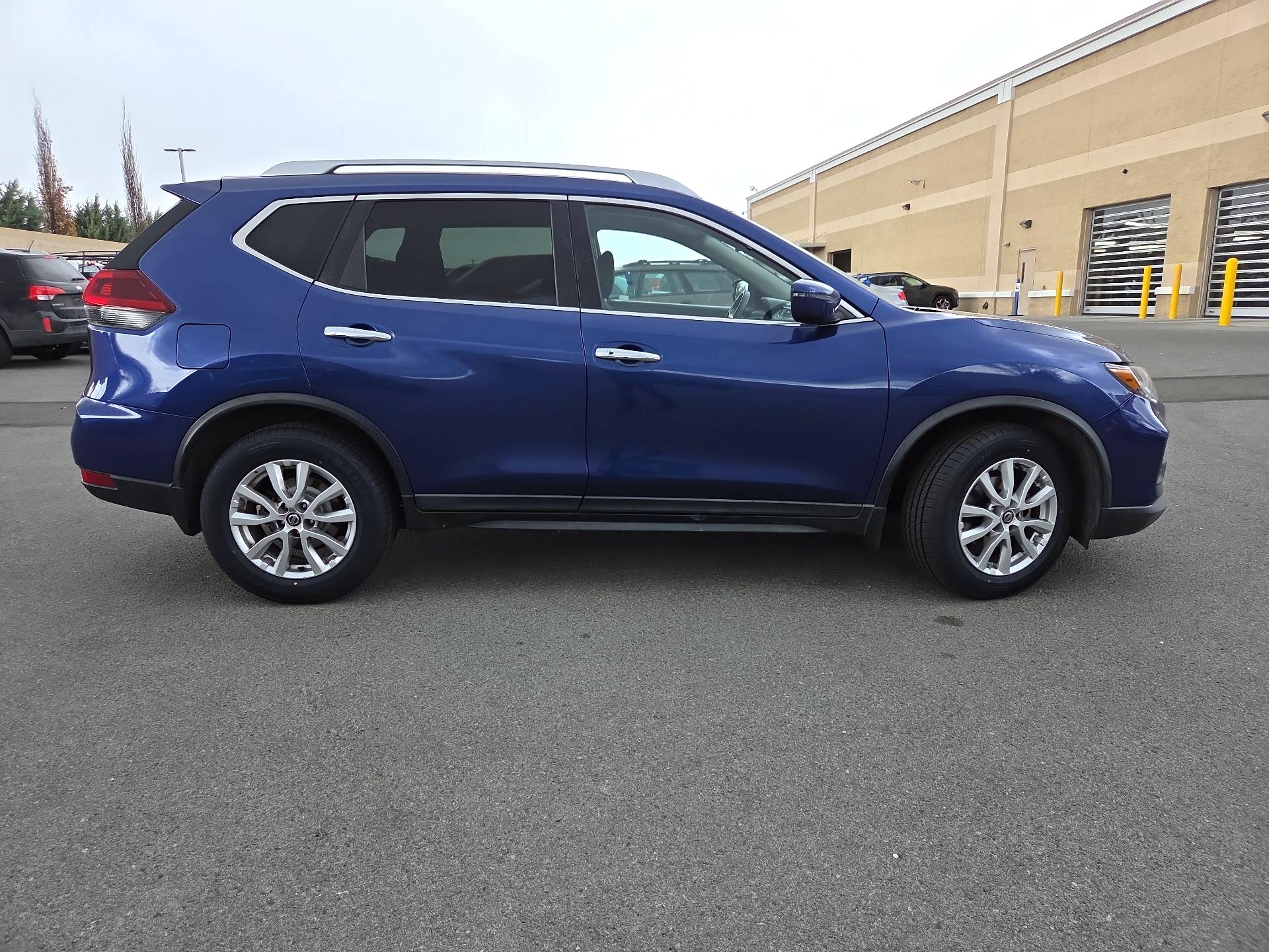 Thumbnail: 2018 Nissan Rogue - 4